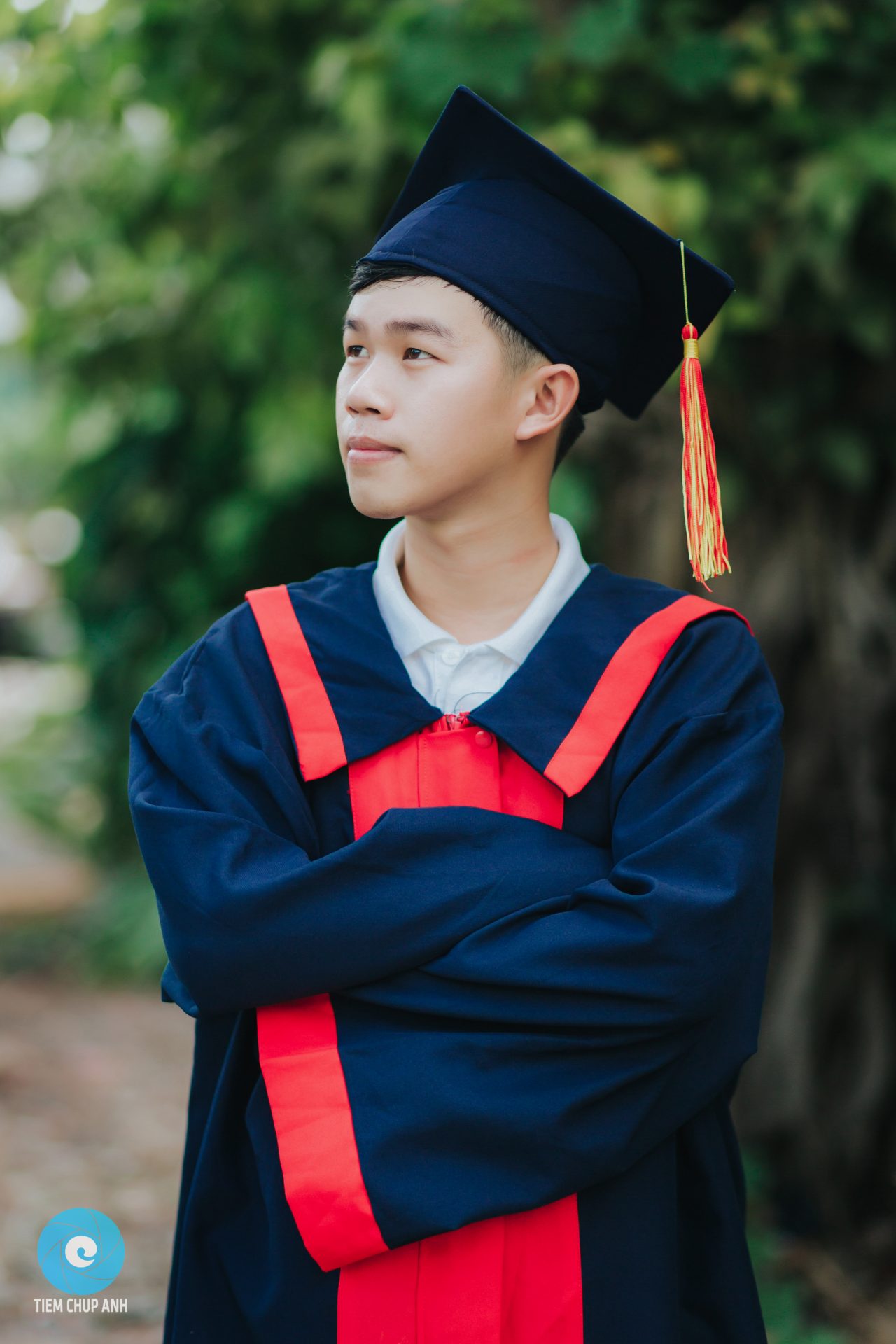 cho thuê áo tốt nghiệp