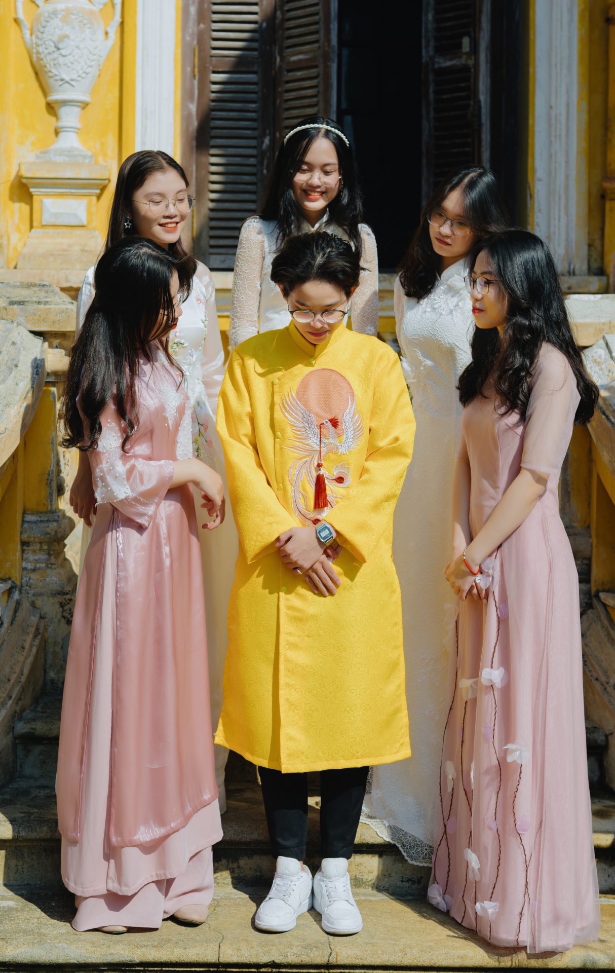 3 cách mặc đồ theo nhóm cho hội bạn thân thật ấn tượng và nổi bật - Thời  trang - Việt Giải Trí