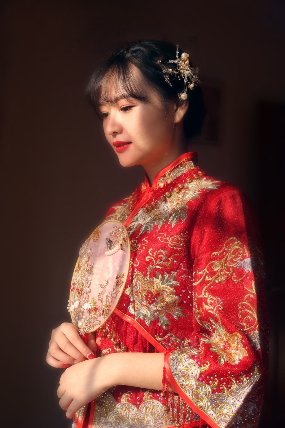 Áo cưới truyền thống của người Trung Quốc | Váy tàu, Váy cưới mùa hè, Váy  cưới cổ điển