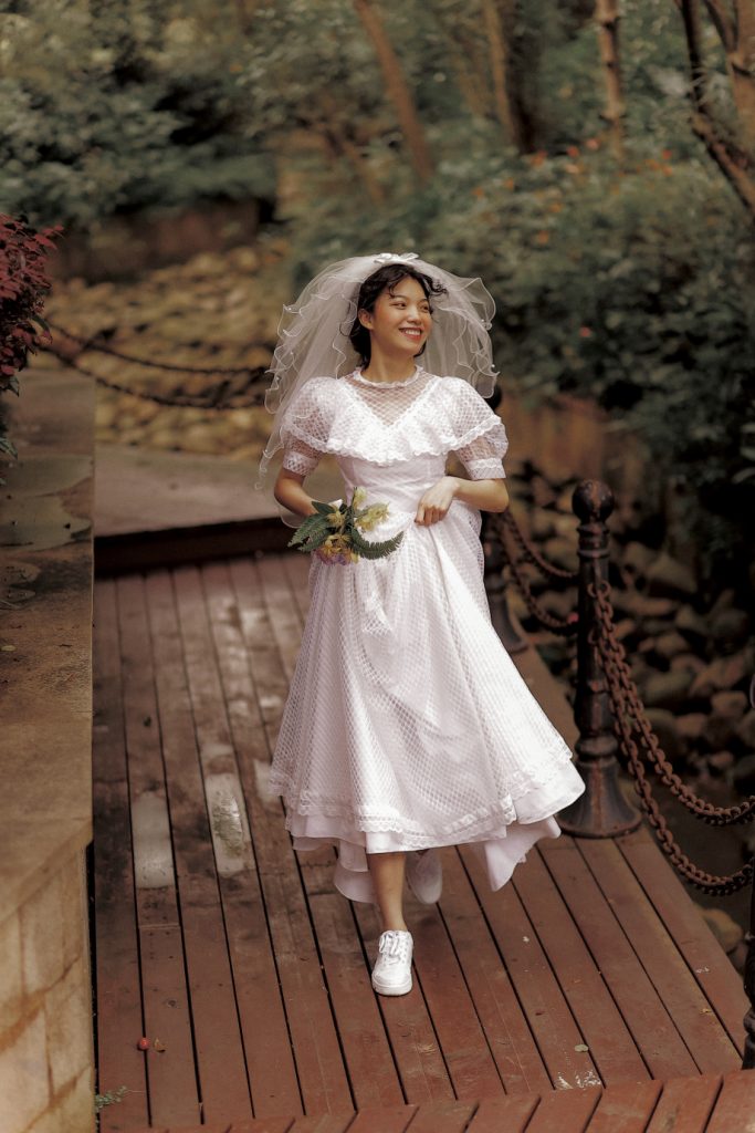 cách tạo dáng chụp ảnh cưới cho cô dâu đơn tphcm