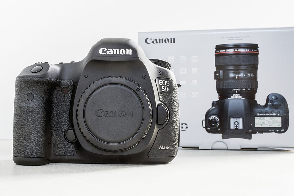cho thuê máy ảnh Canon 5D Mark III giá rẻ tphcm