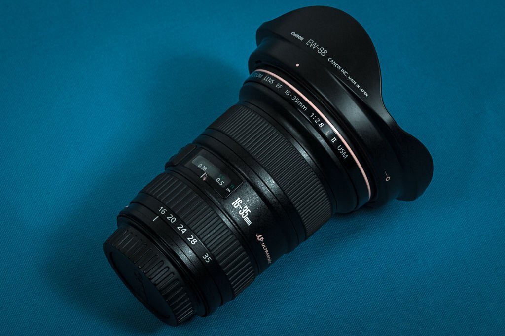 cho thuê lens Canon EF 16-35mm f-2-8L II USM giá rẻ