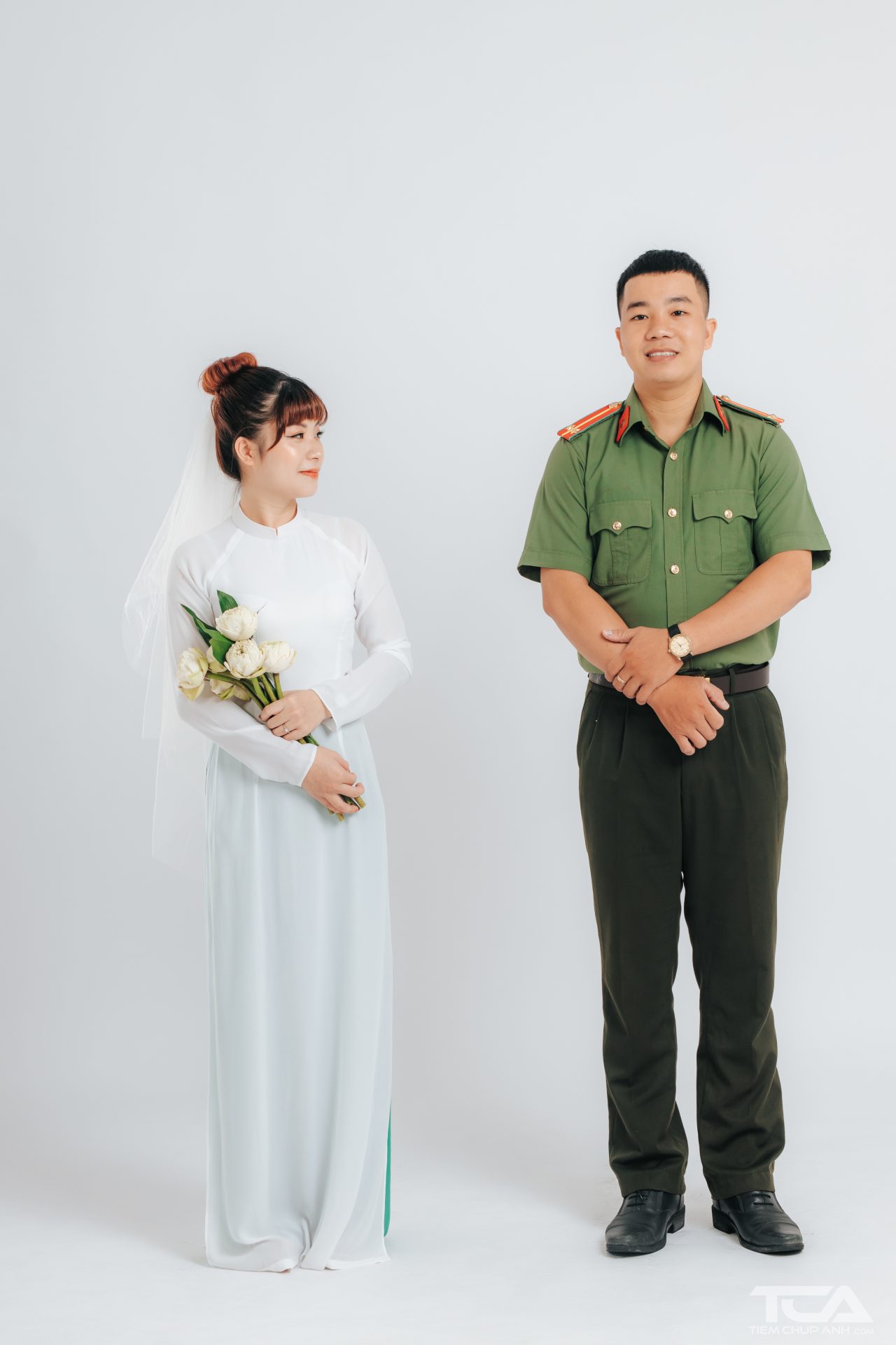 chụp ảnh cưới quân phục