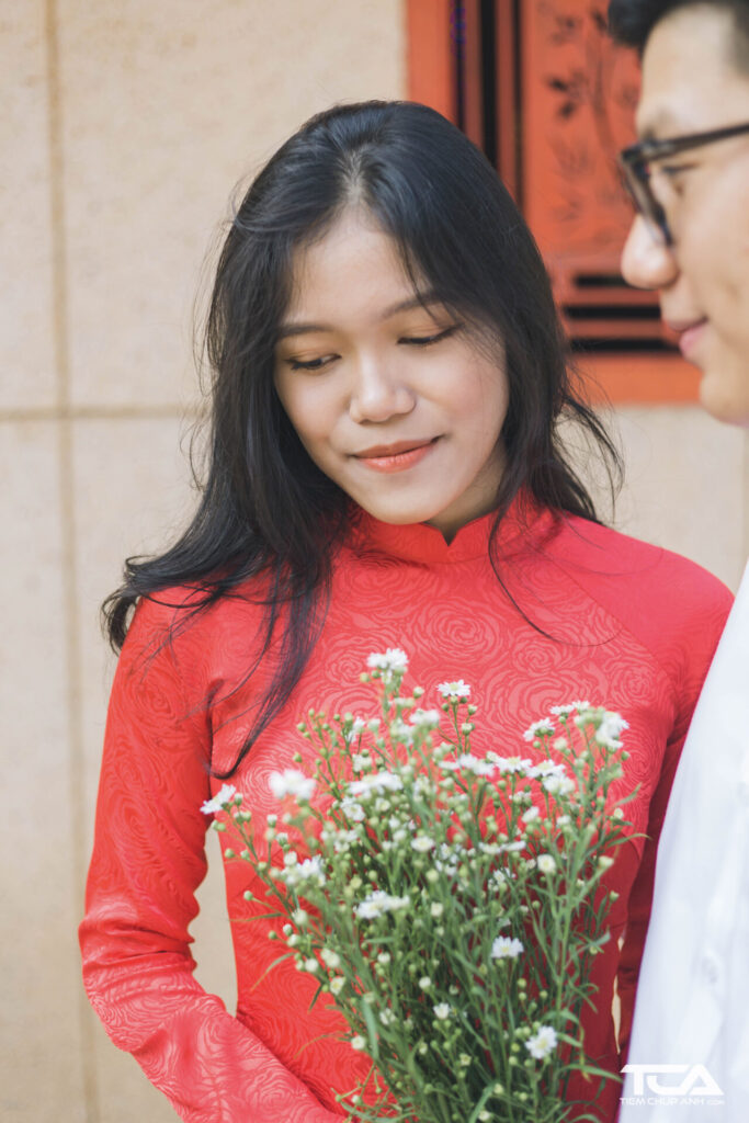 ảnh áo dài đỏ tphcm