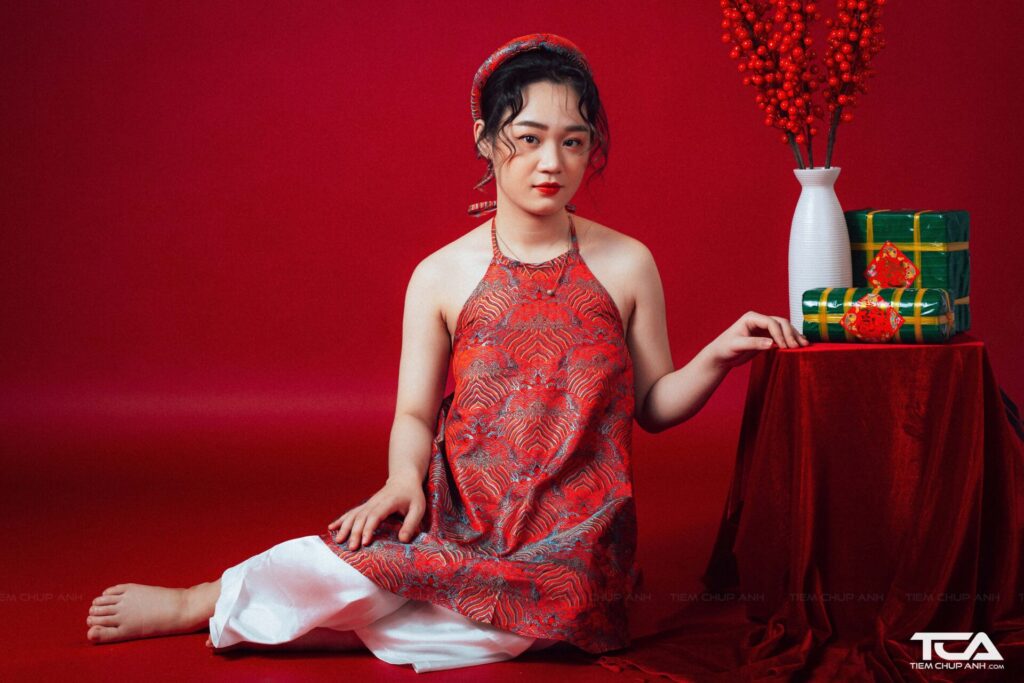 chụp ảnh áo dài đỏ tết đẹp tphcm