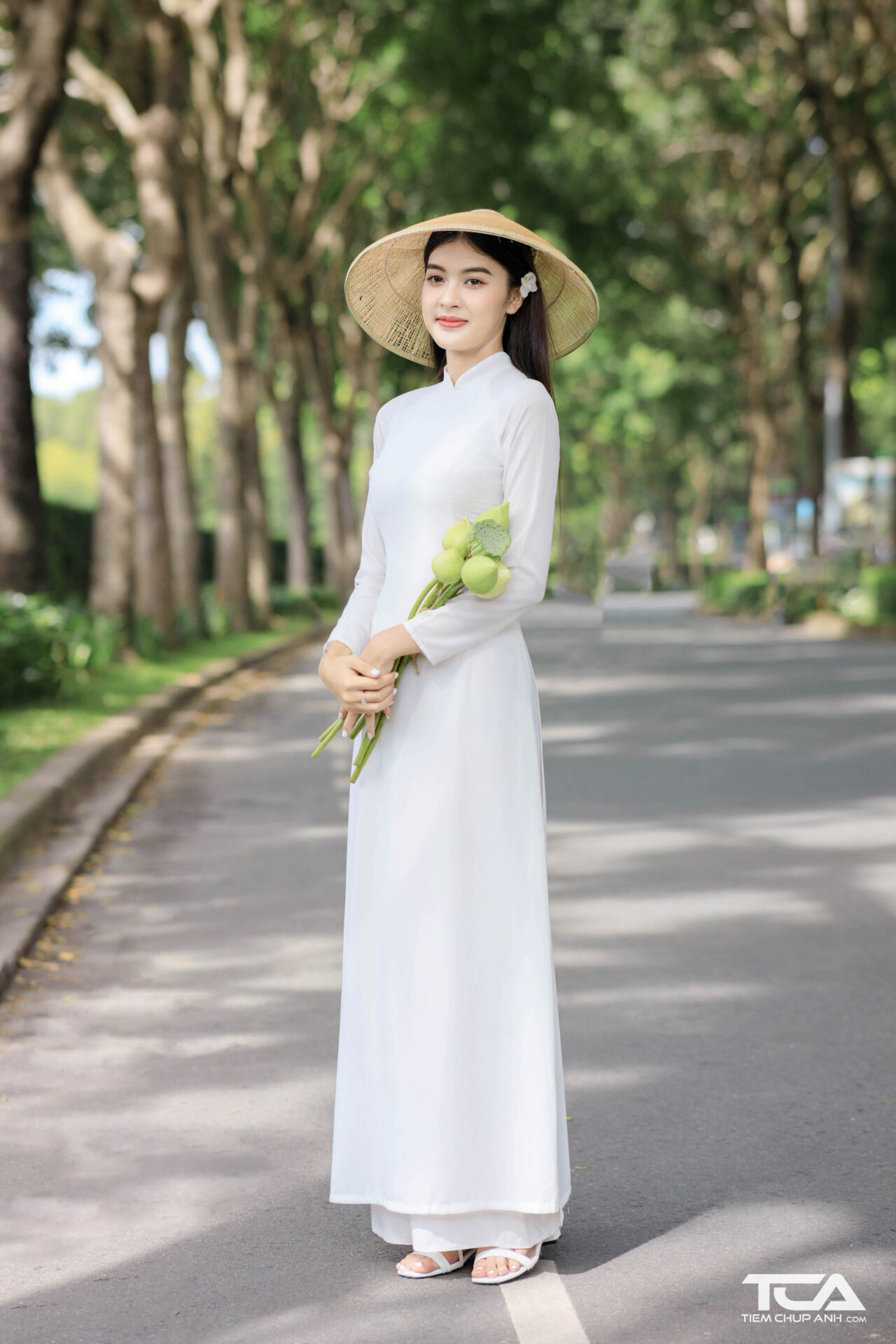mẫu áo dài hoa sen đẹp