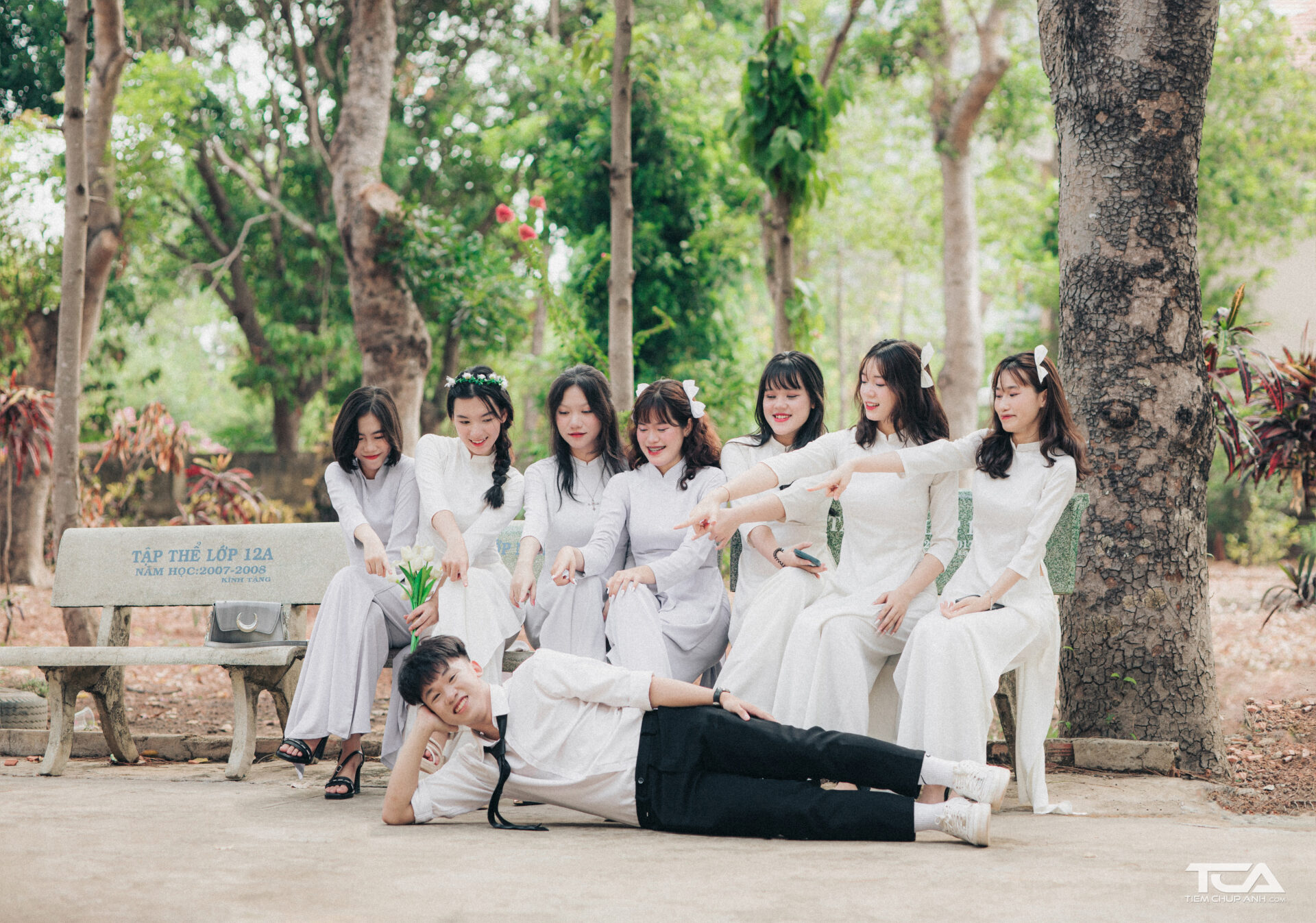 mẫu hoa chụp ảnh kỷ yếu