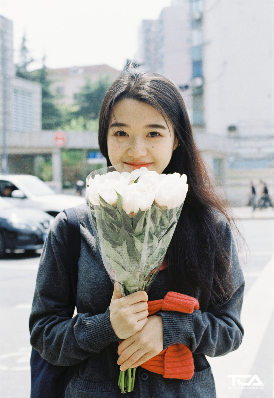 dáng chụp hình ngoài trời