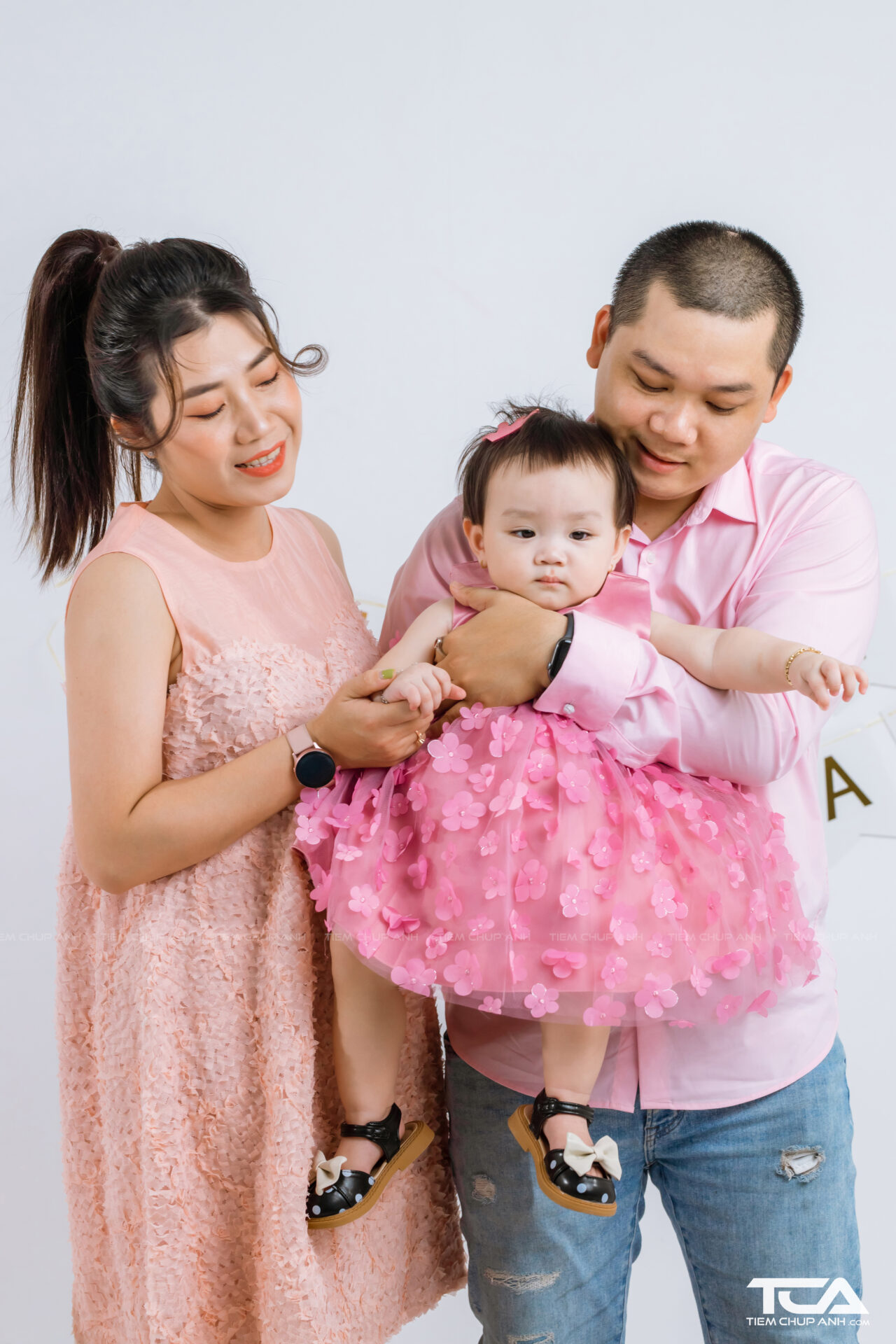 chụp ảnh cho bé trai 2 tuổi