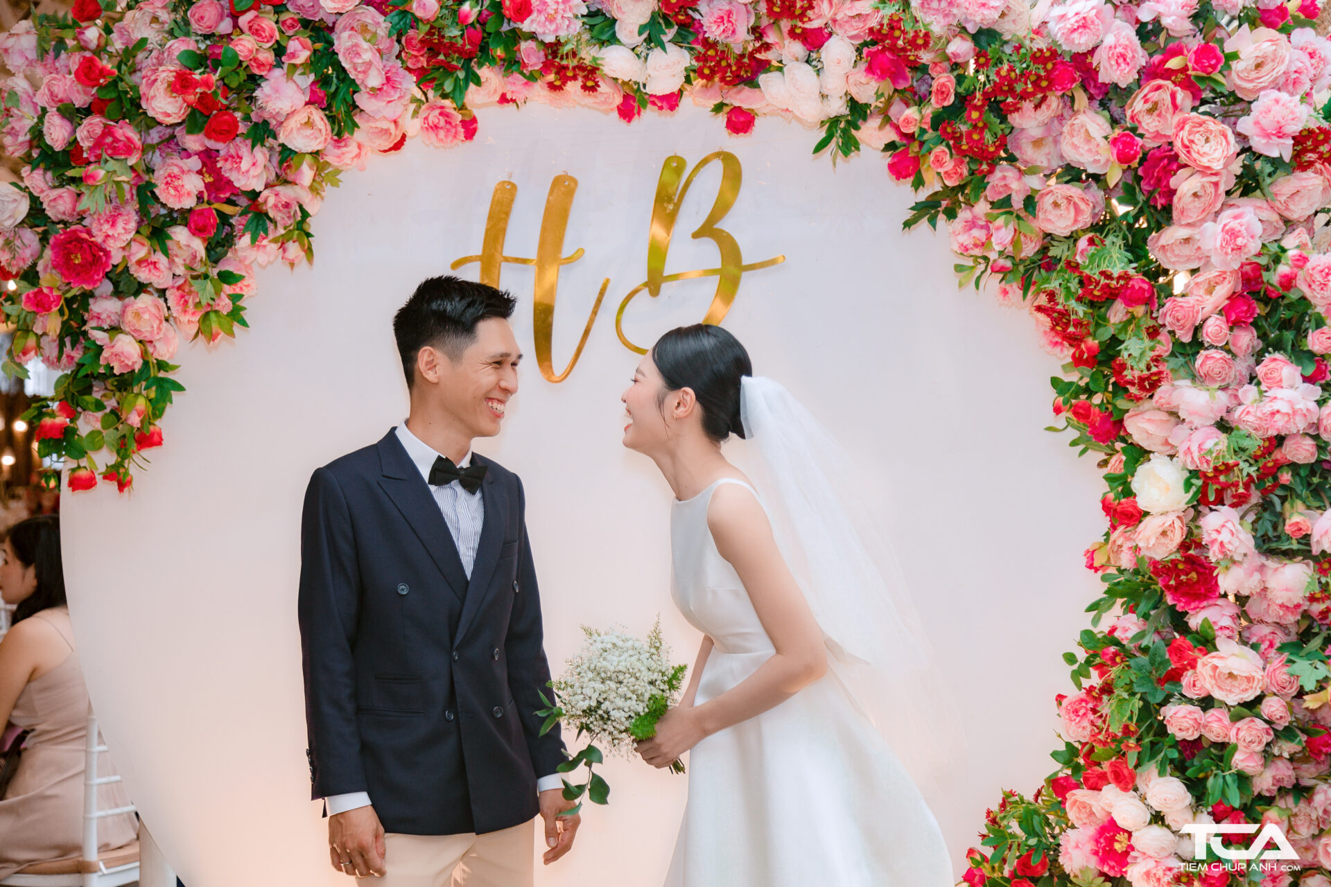 giá thuê thợ chụp ảnh ngày cưới