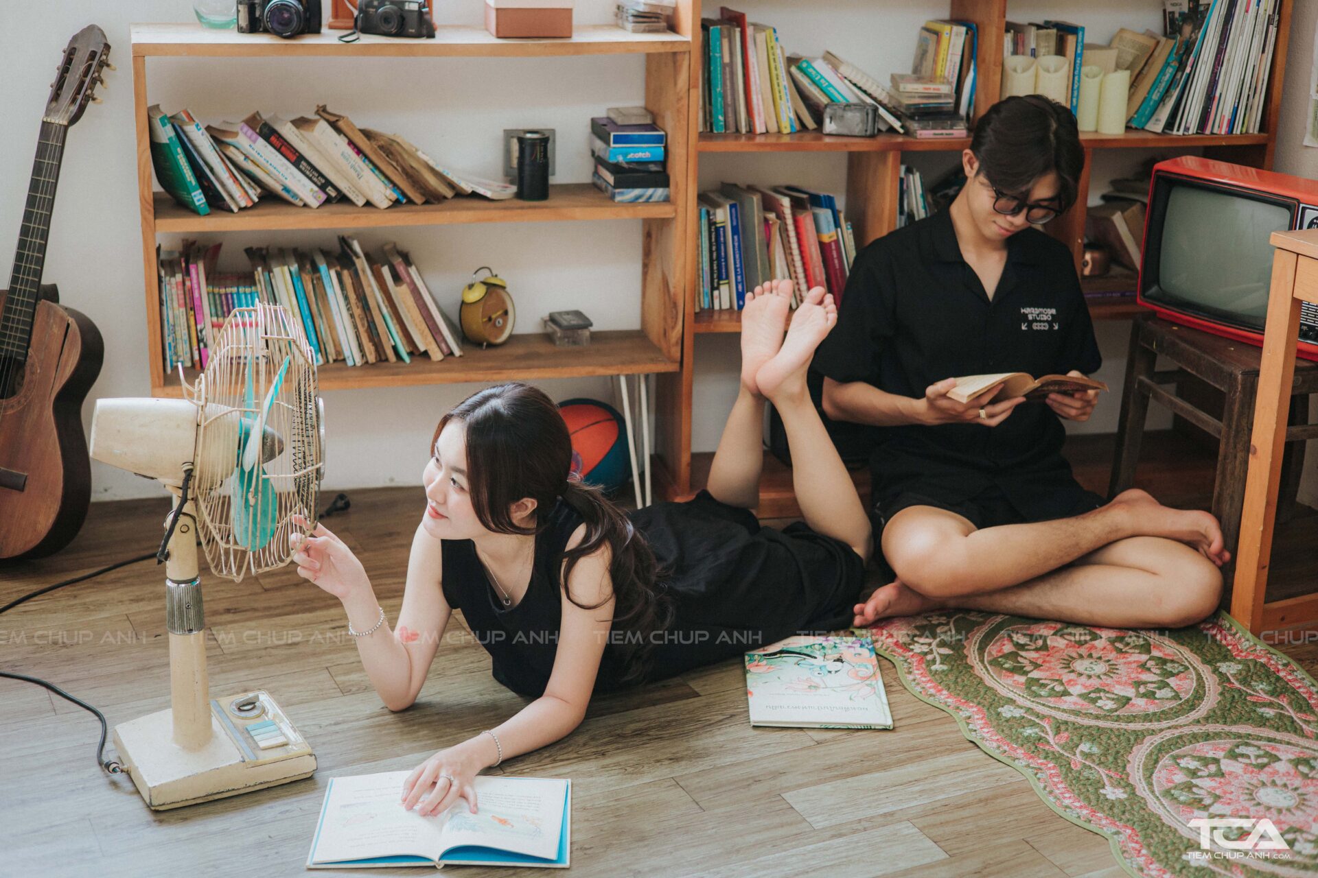 ảnh couple nắm tay