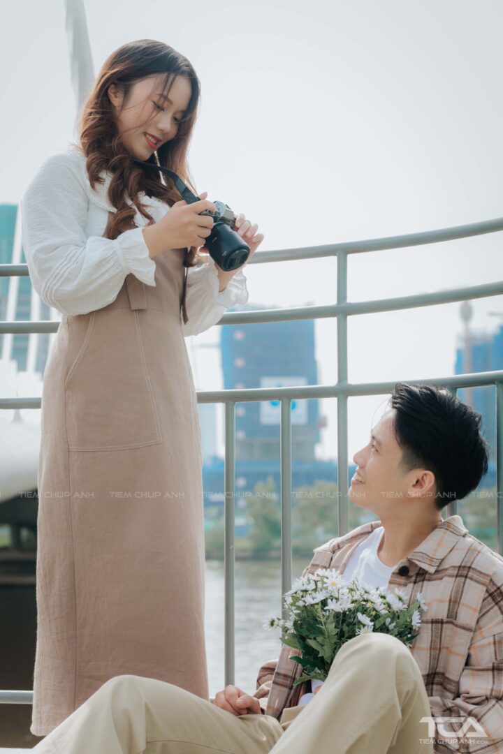 chụp ảnh đôi với người yêu