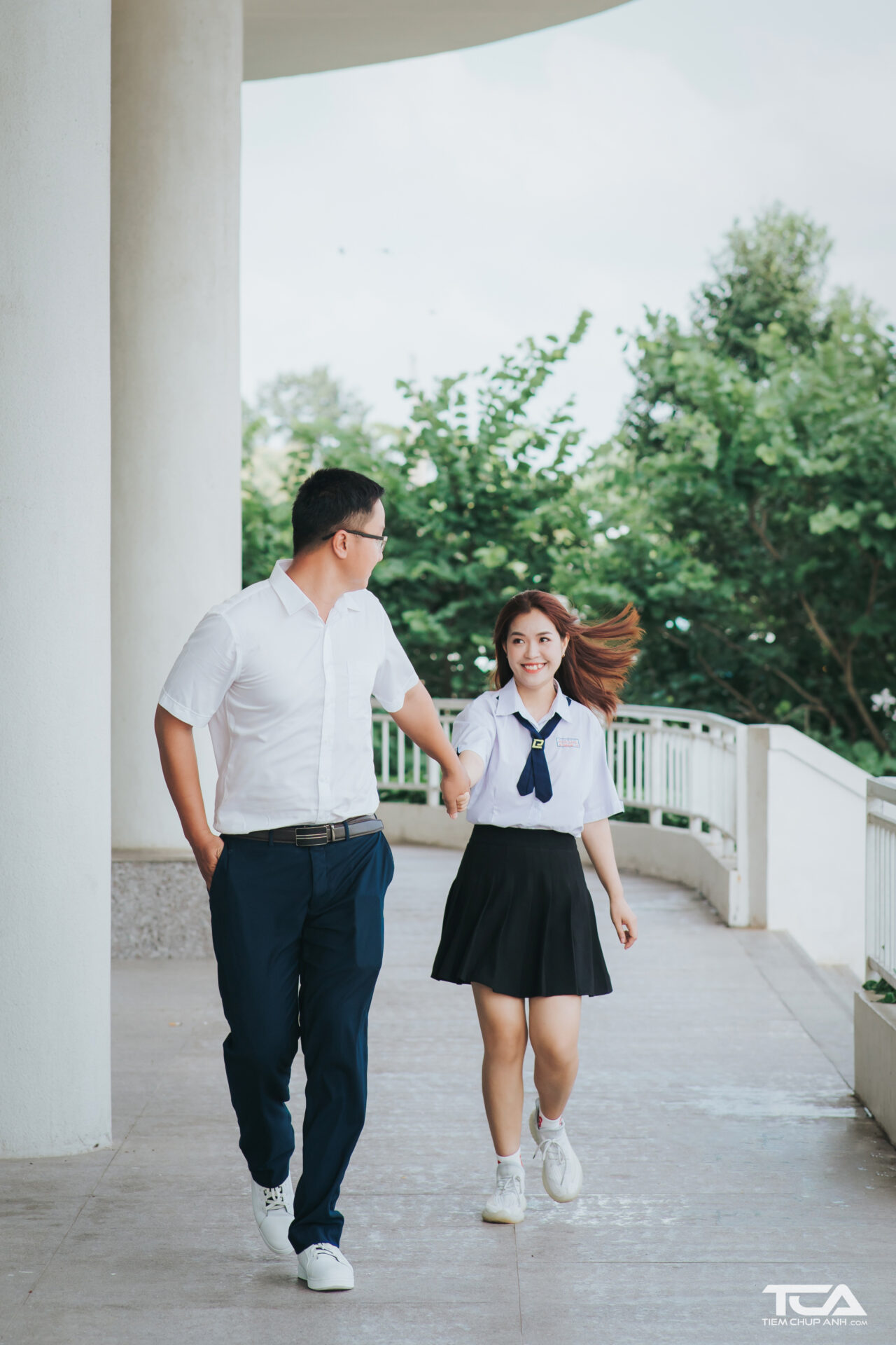 ảnh chụp nắm tay người yêu