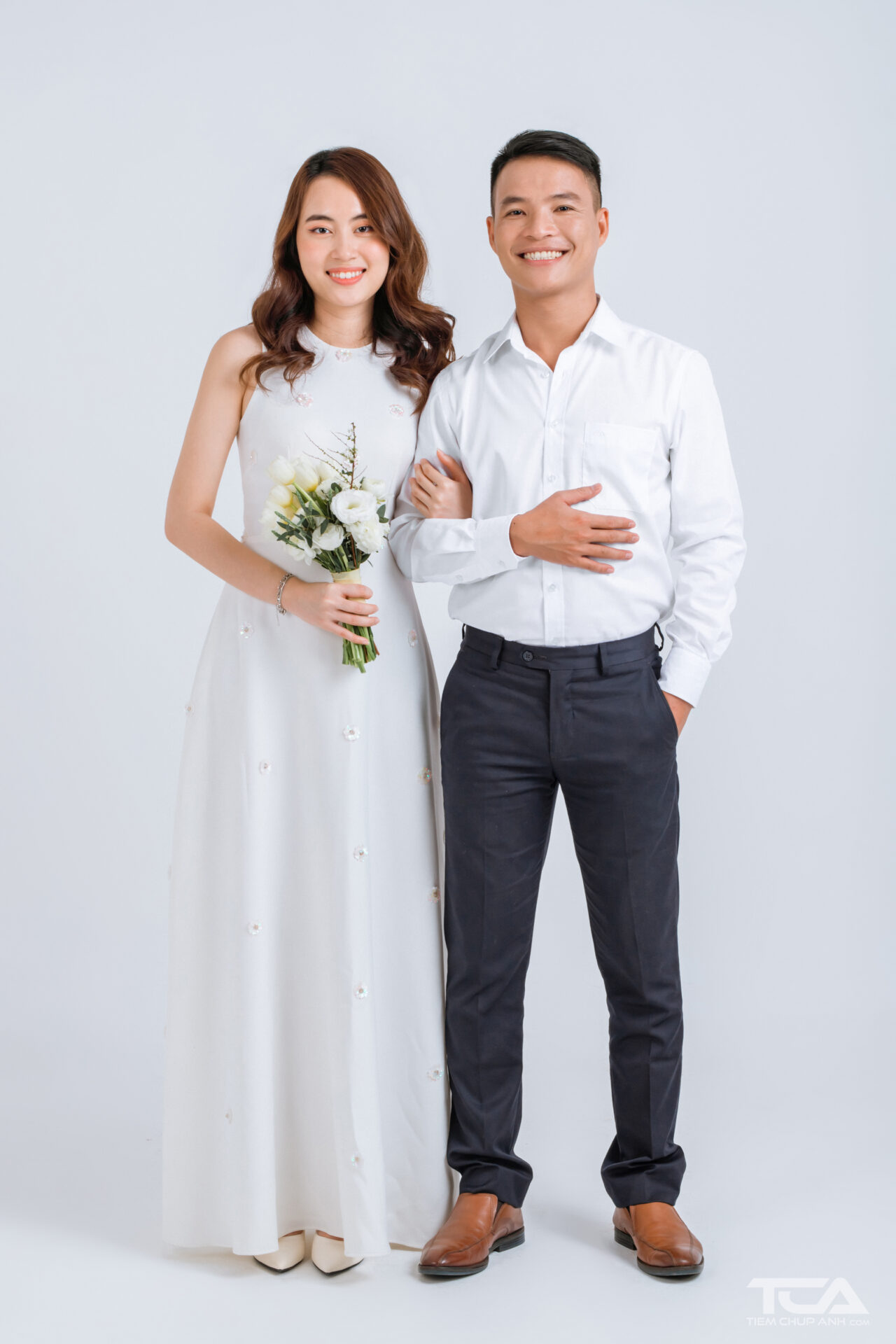 cách chụp ảnh nắm tay người yêu