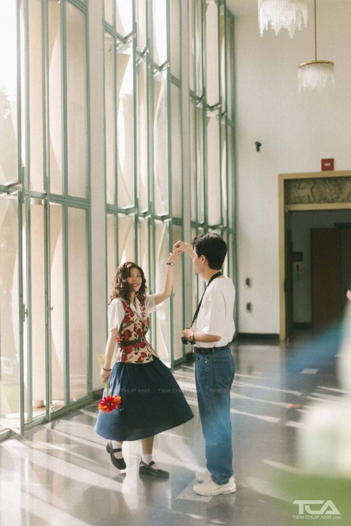 kiểu chụp hình nắm tay