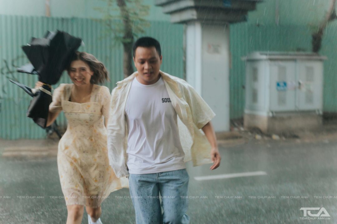 cách chụp ảnh nắm tay người yêu