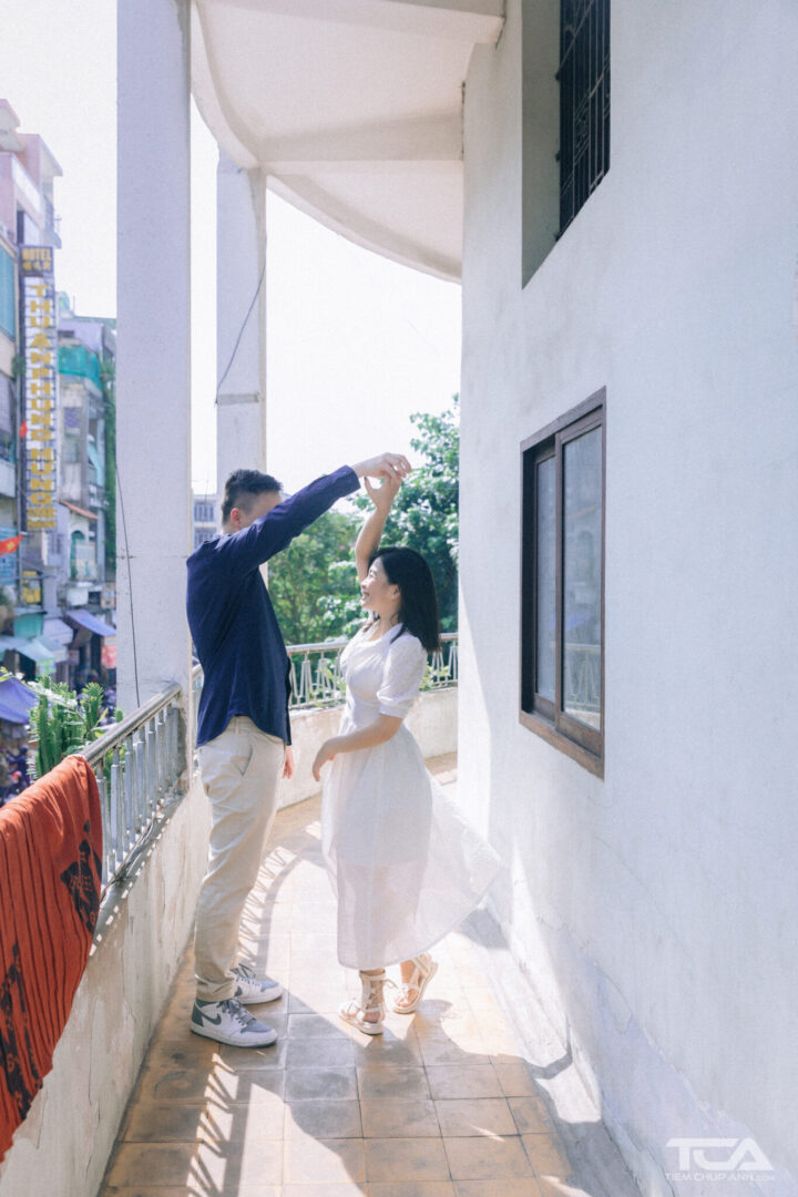 couple ảnh nắm tay