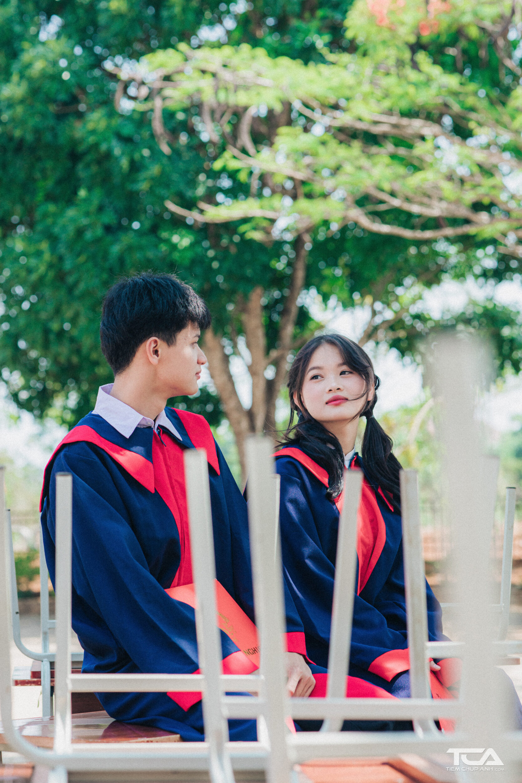 chụp ảnh cặp đôi học sinh
