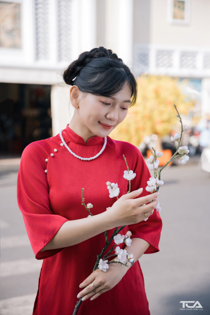 chụp ảnh với áo dài tết
