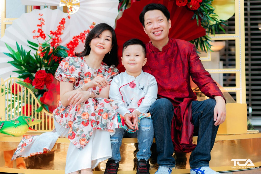 chụp ảnh áo dài gia đình