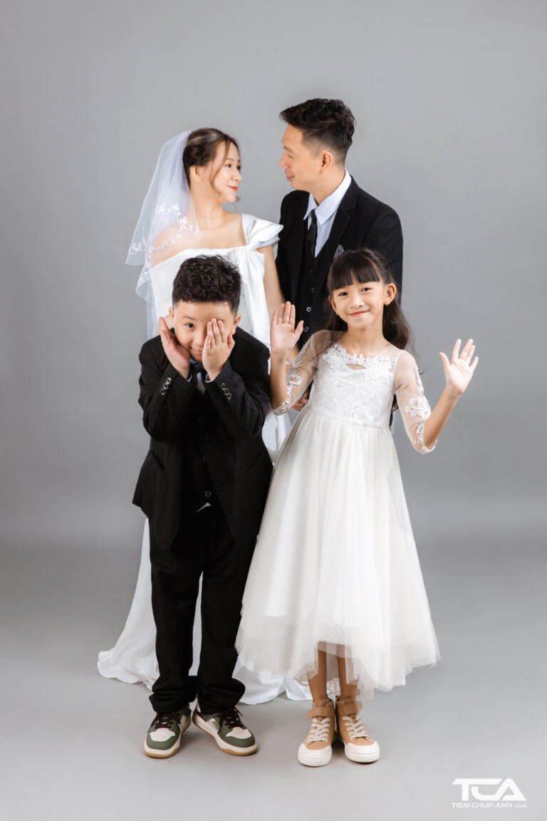 tạo dáng chụp ảnh gia đình