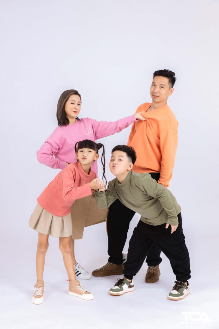 những kiểu cách tạo dáng chụp ảnh gia đình đẹp