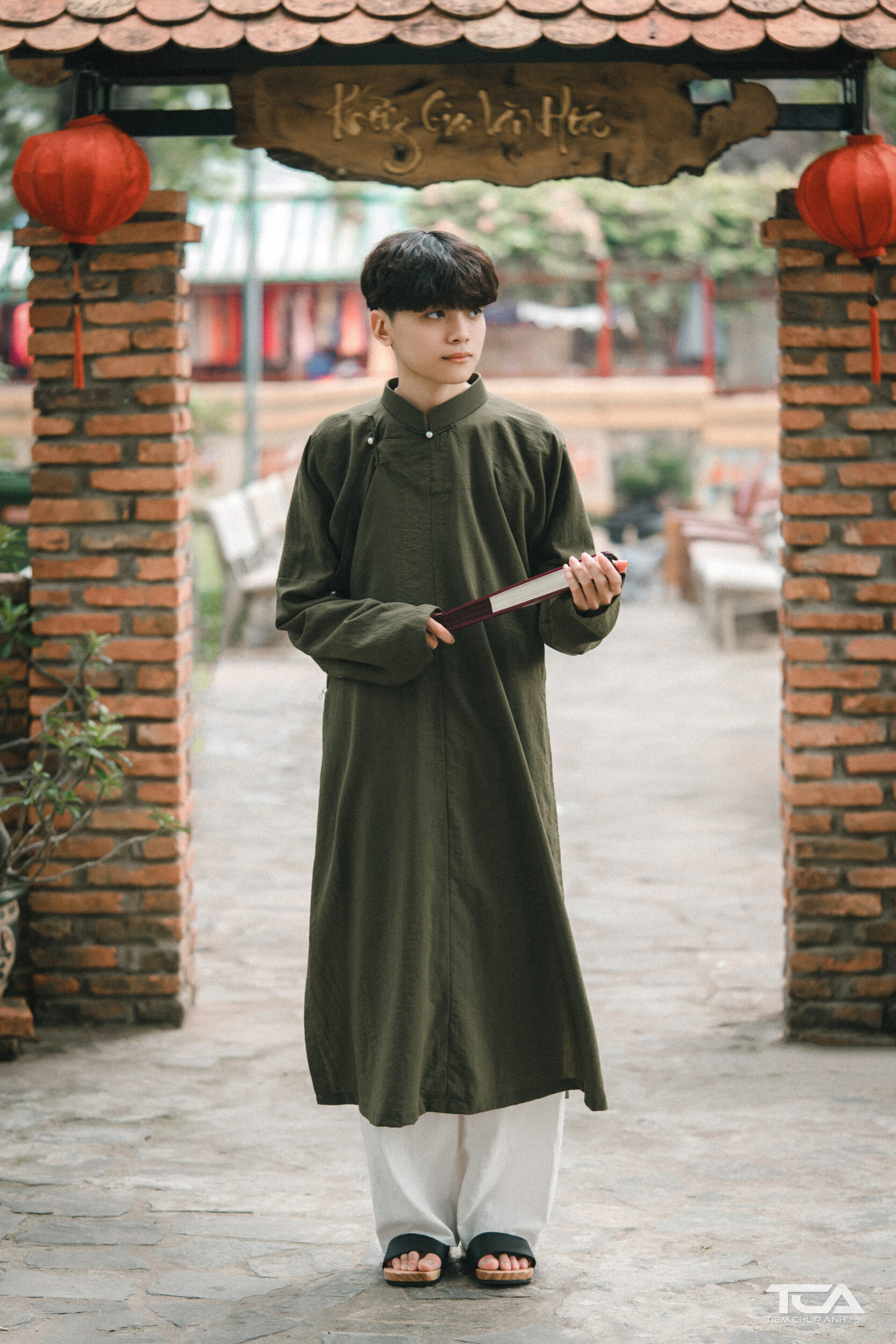 chụp ảnh tết ở chùa