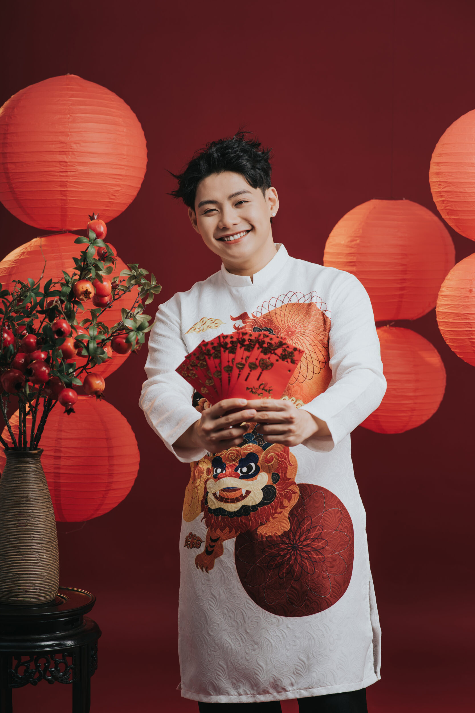 tạo dáng chụp ảnh tết