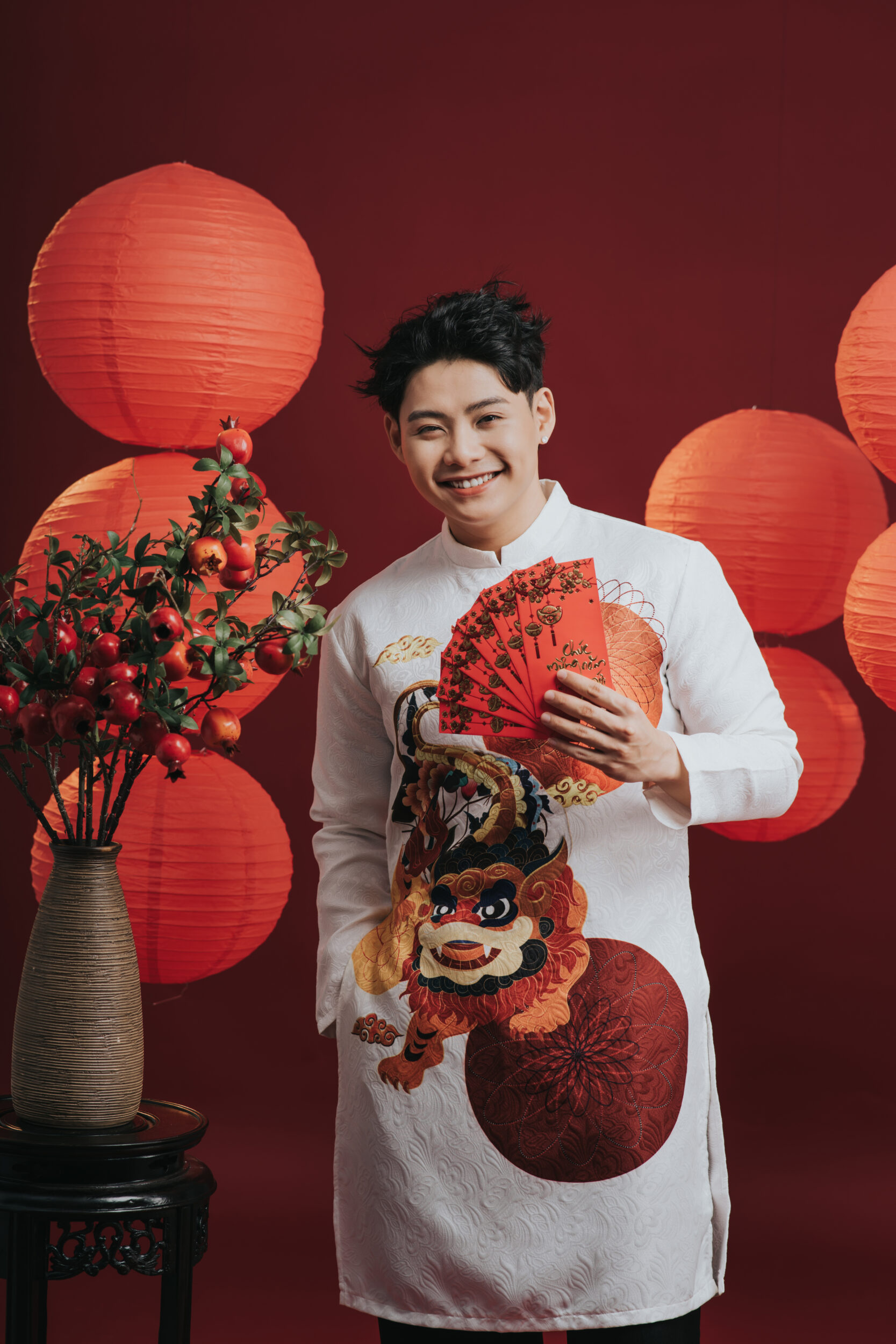 tạo dáng chụp ảnh tết