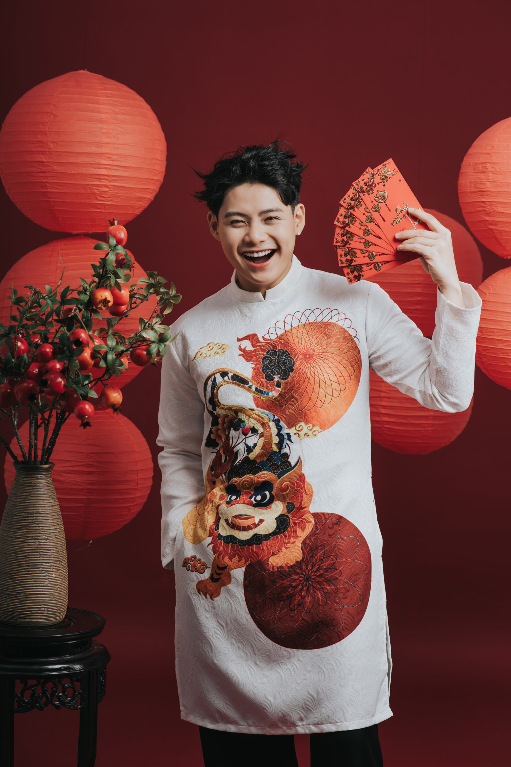 cách tạo dáng chụp ảnh tết