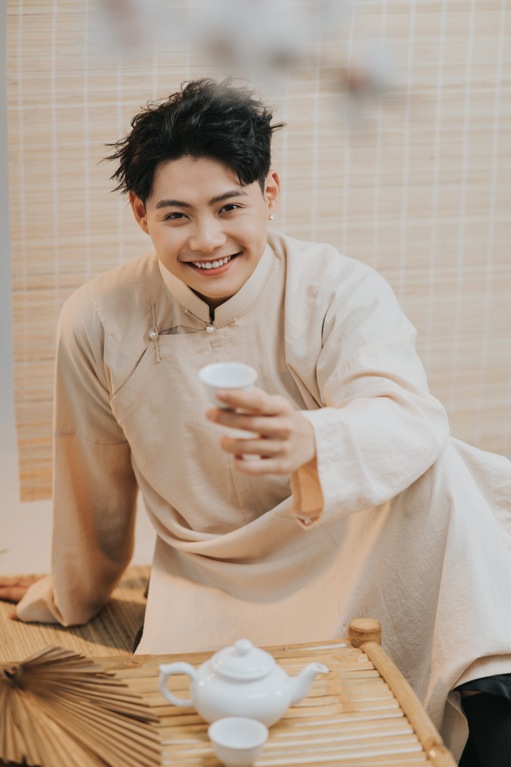 tạo dáng chụp ảnh tết