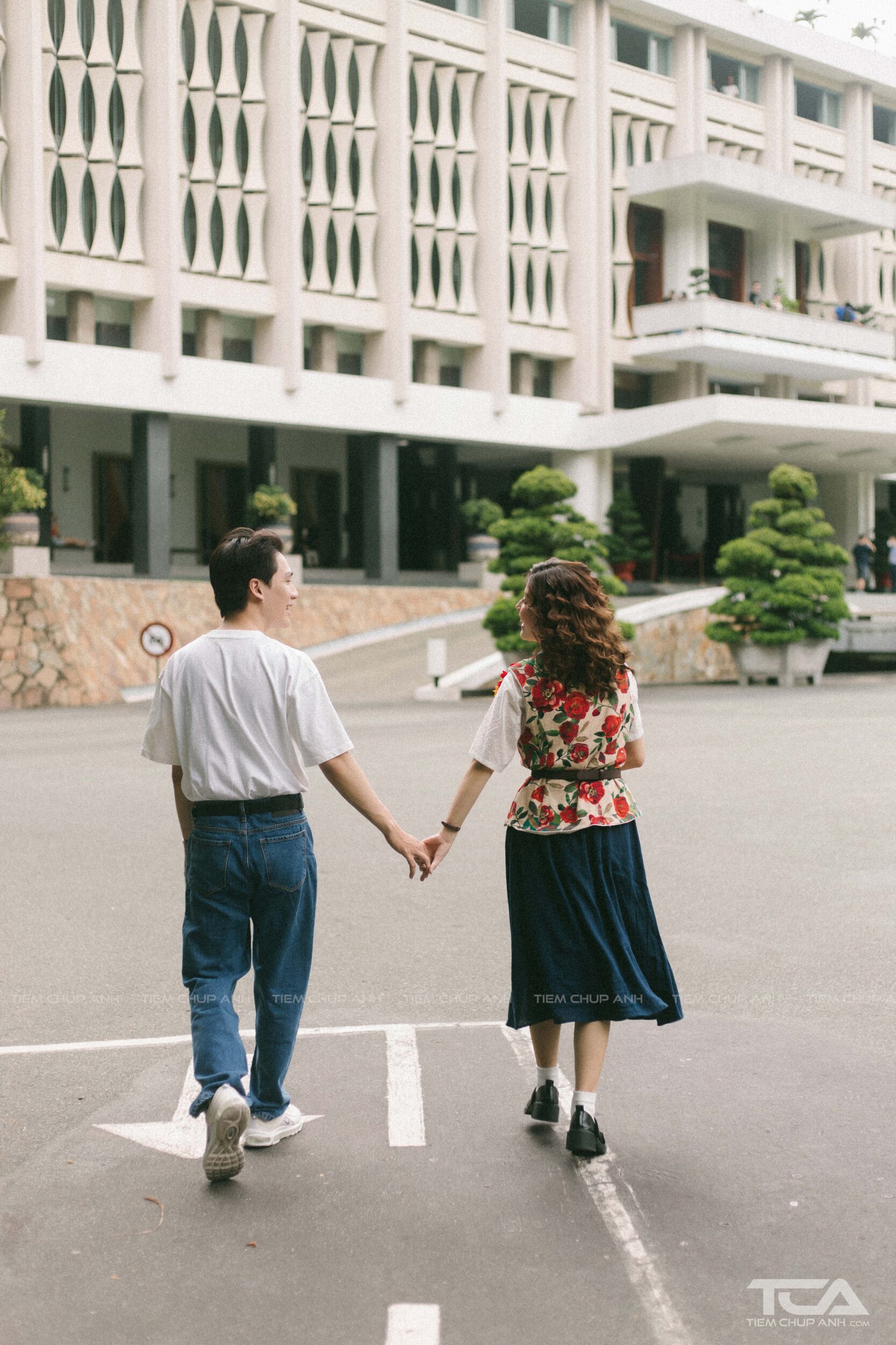 tư thế chụp ảnh đẹp cho cặp đôi