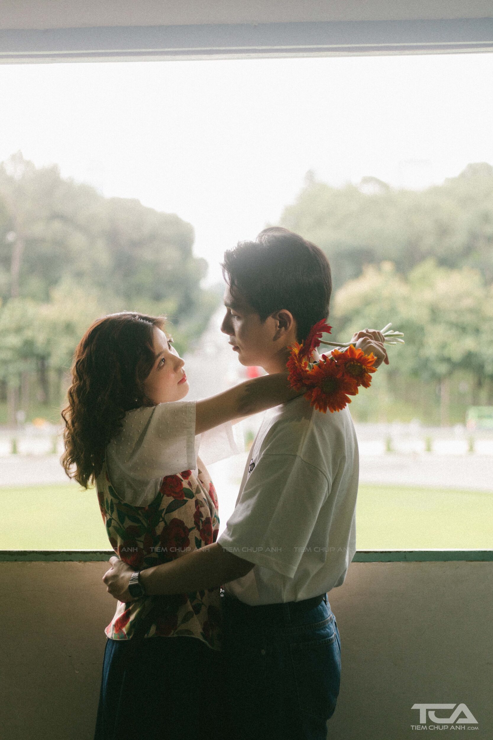 các tư thế chụp ảnh đẹp cho cặp đôi