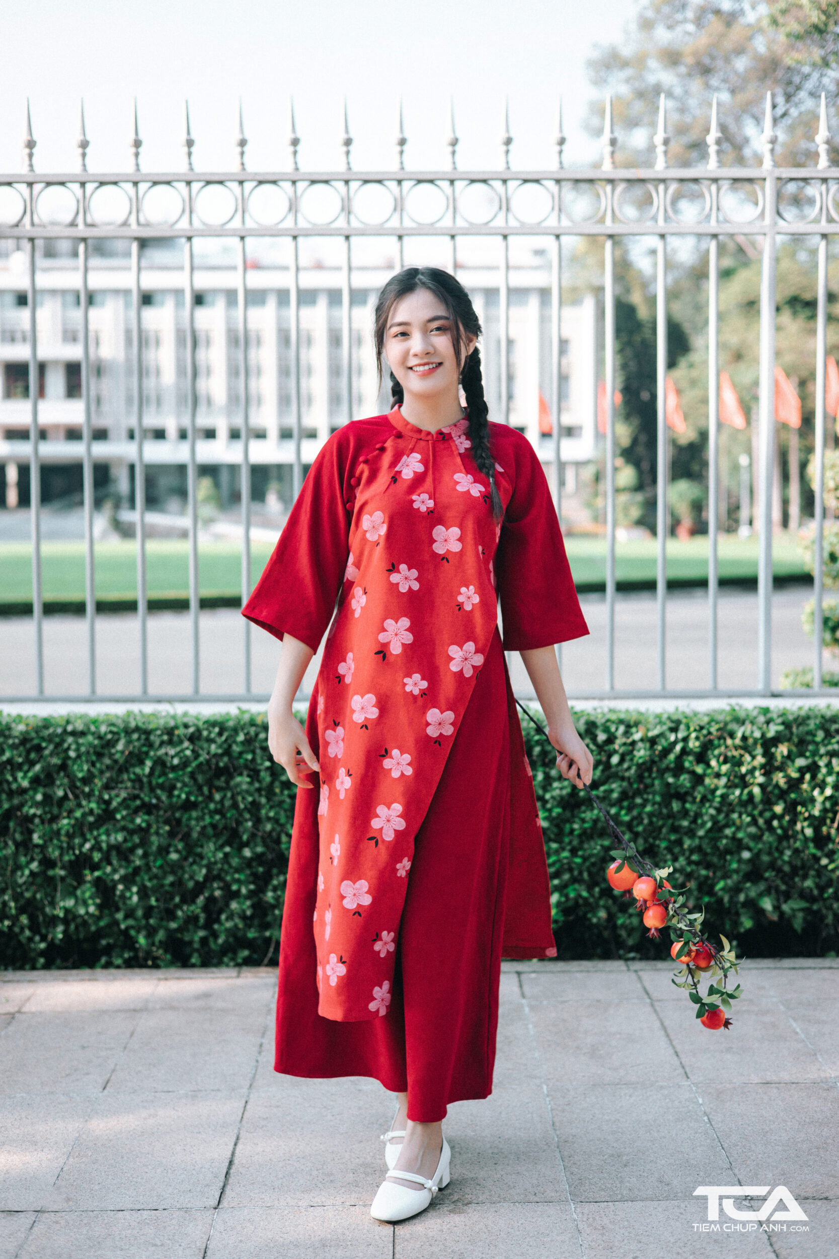 cách pose tạo dáng chụp ảnh áo dài tết xuân