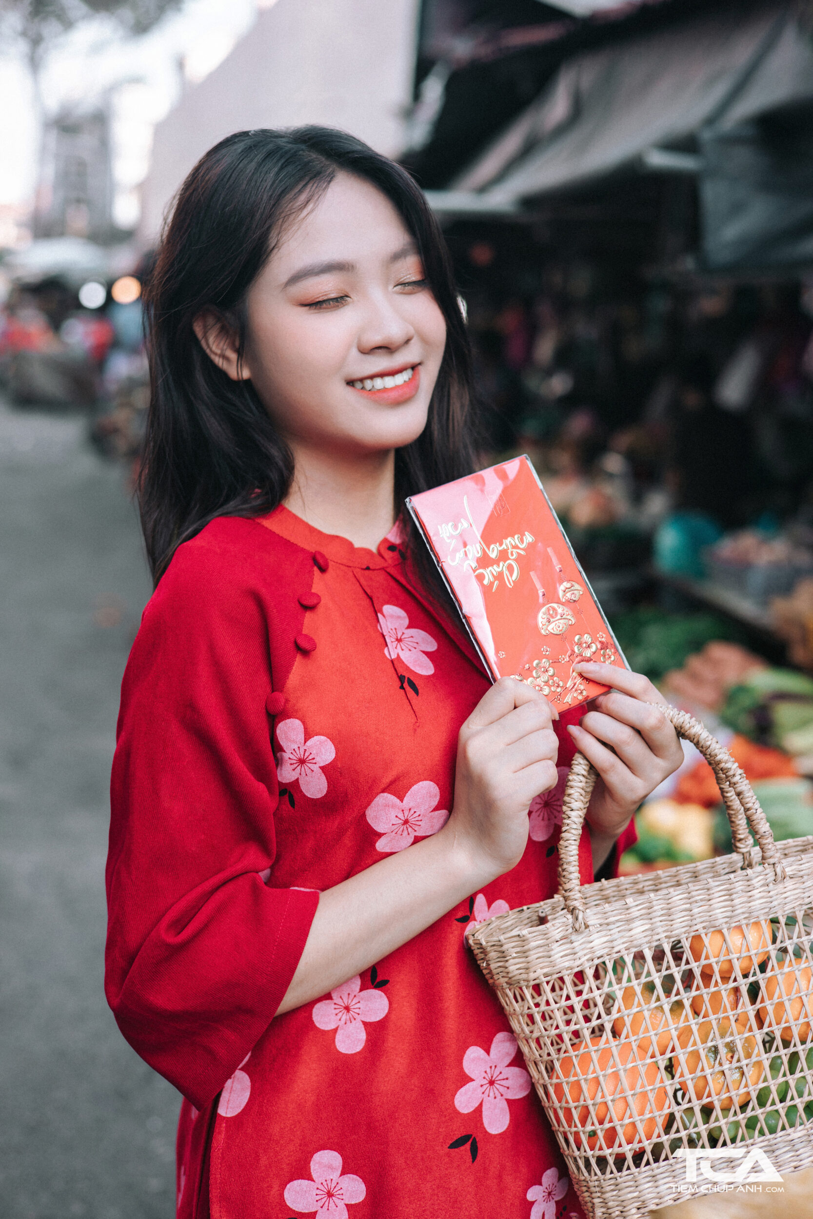 cách tạo dáng chụp ảnh áo dài xuân