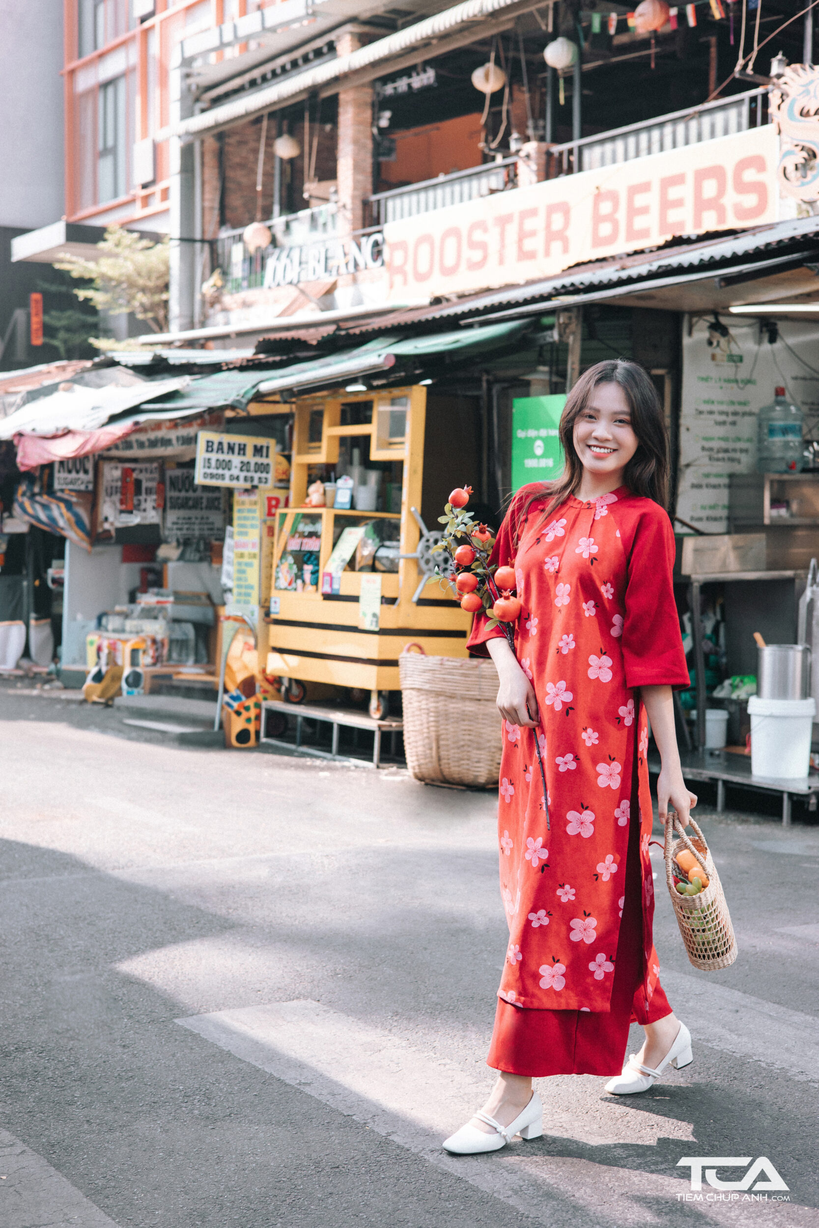 tạo dáng chụp ảnh áo dài tết