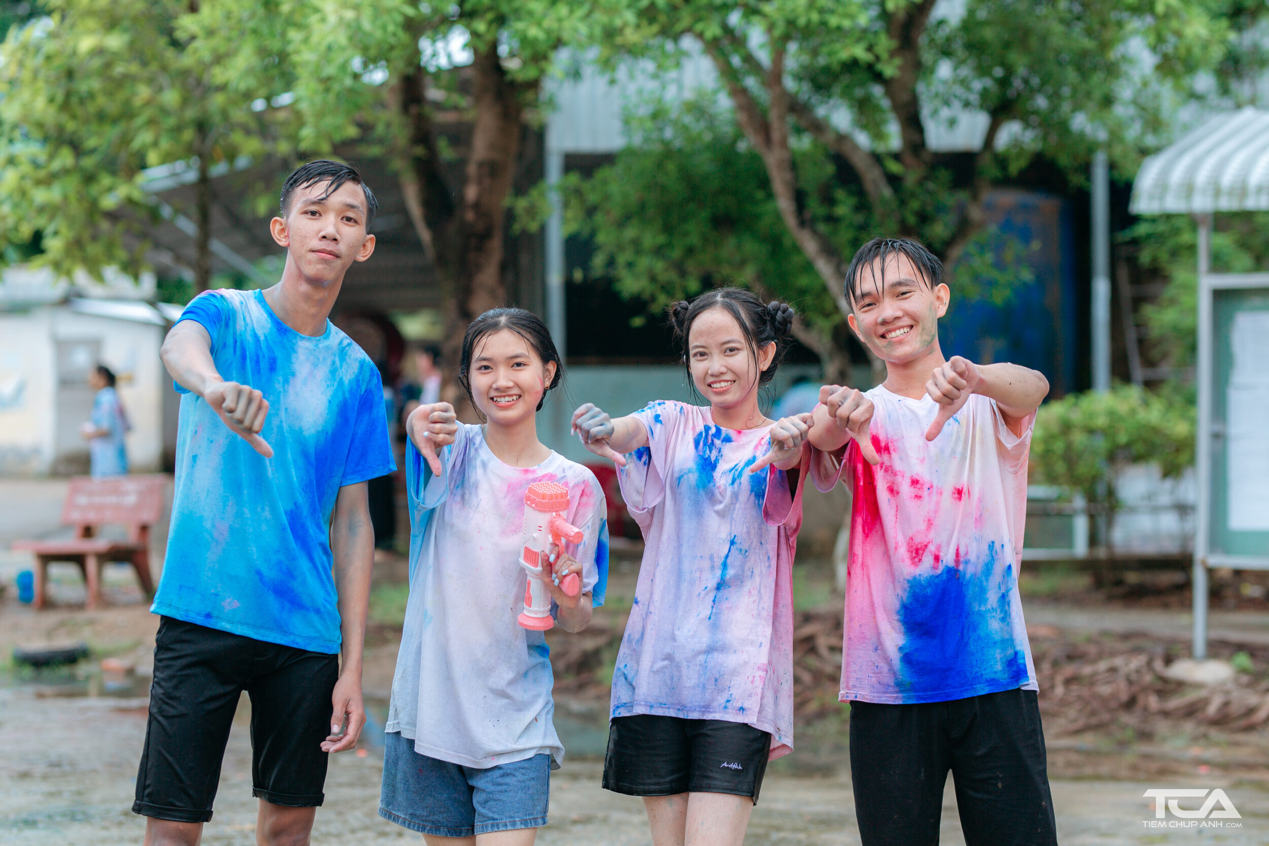 chụp ảnh bạn thân ngầu