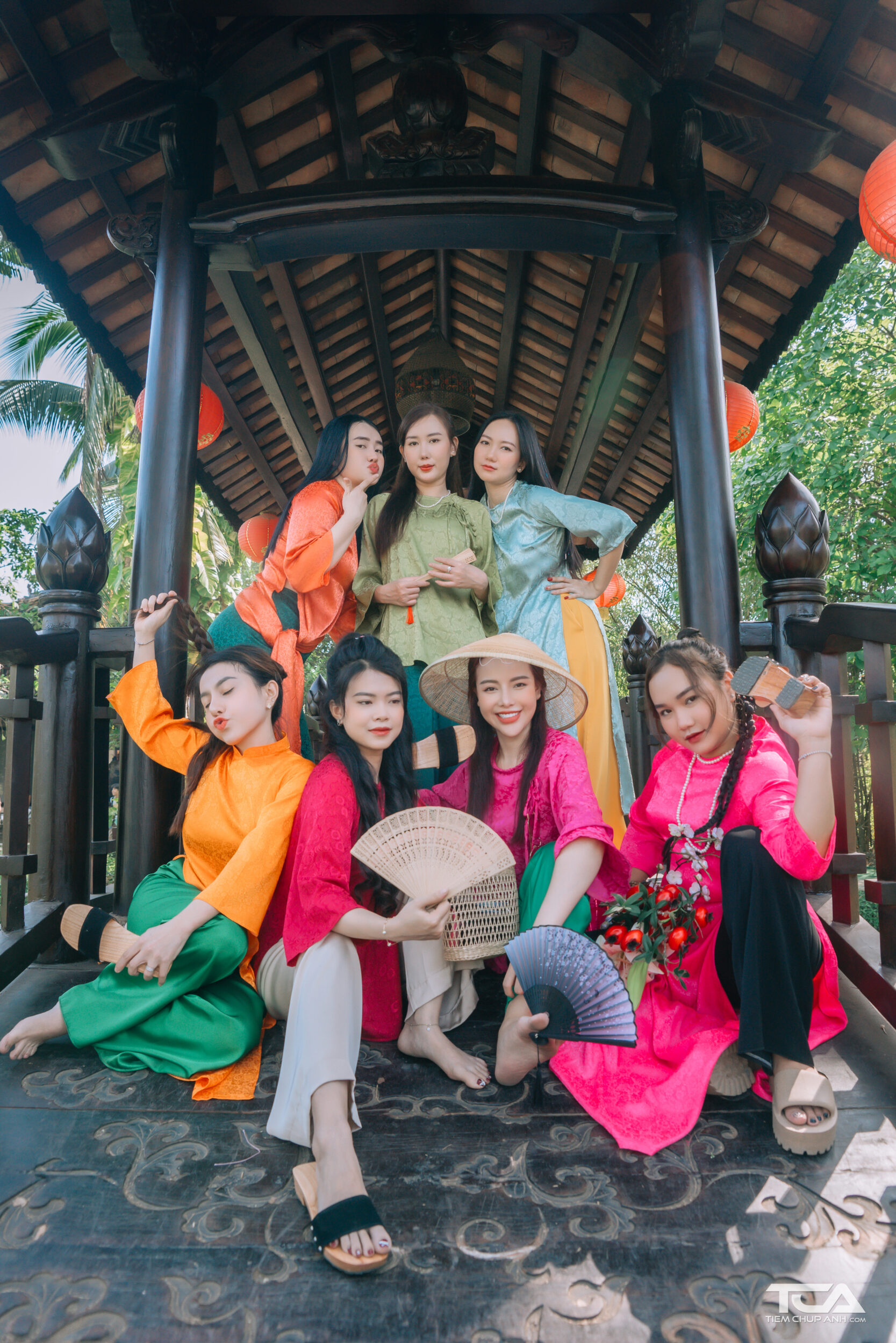 chụp ảnh nhóm lầy lội