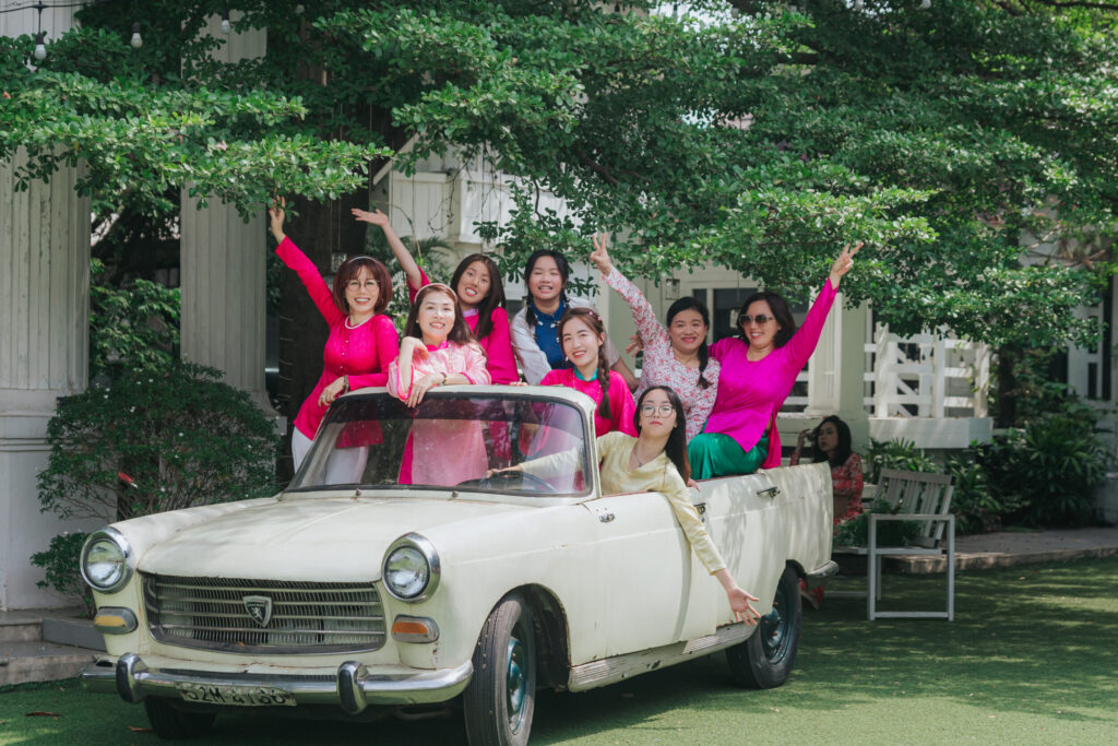 chụp ảnh nhóm hài hước