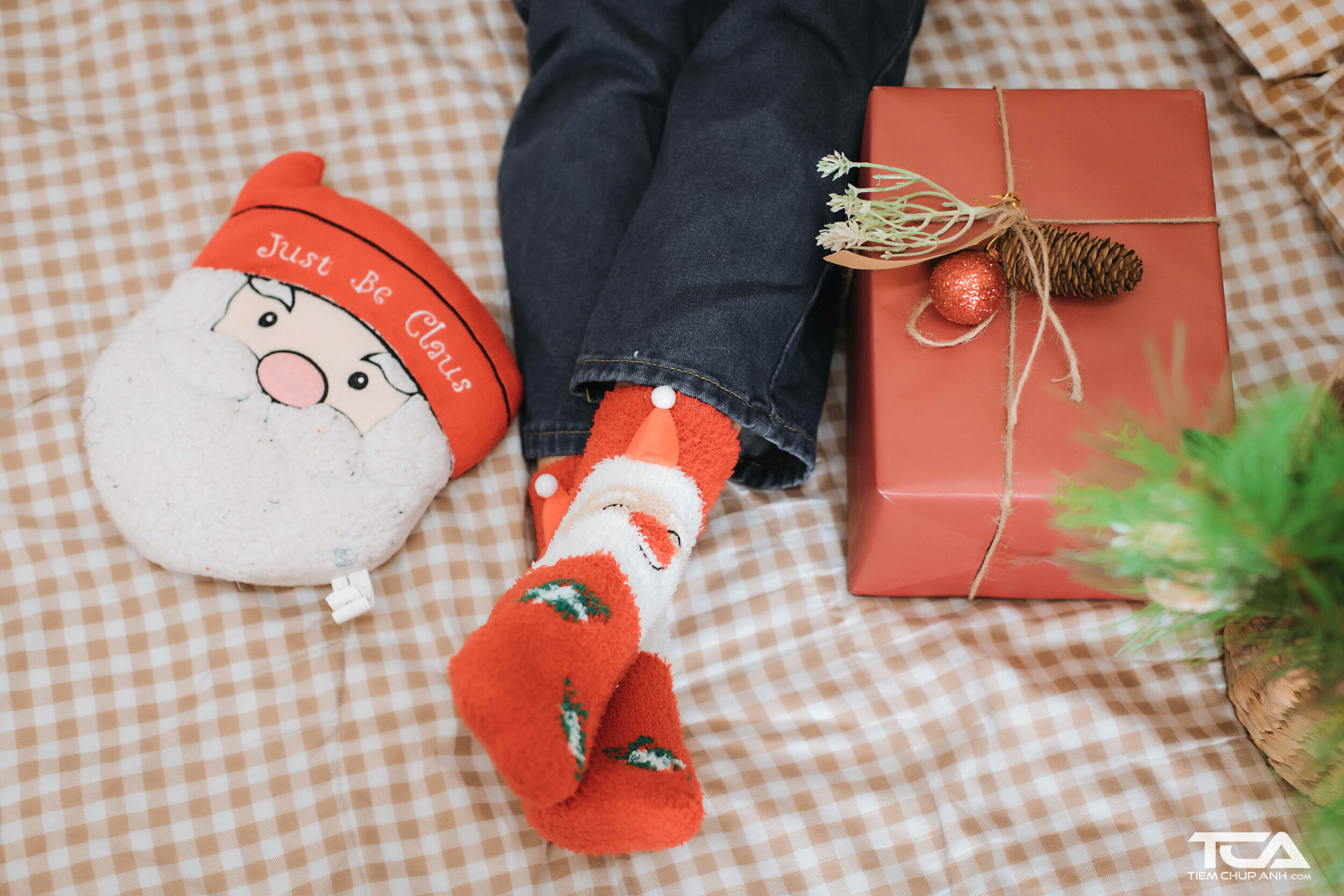 góc chụp cách chụp ảnh với cây thông noel