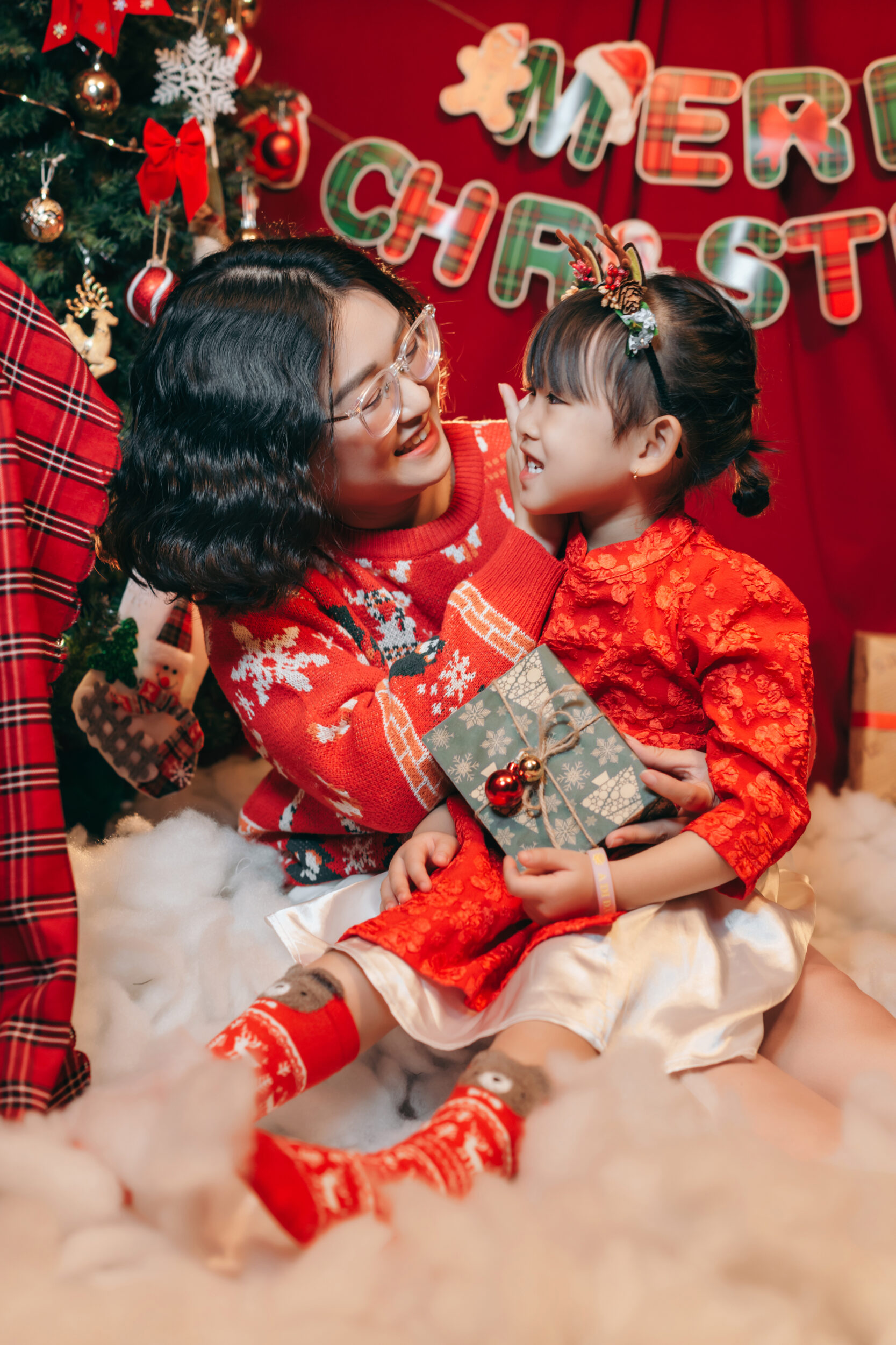 tip chụp ảnh với cây thông noel