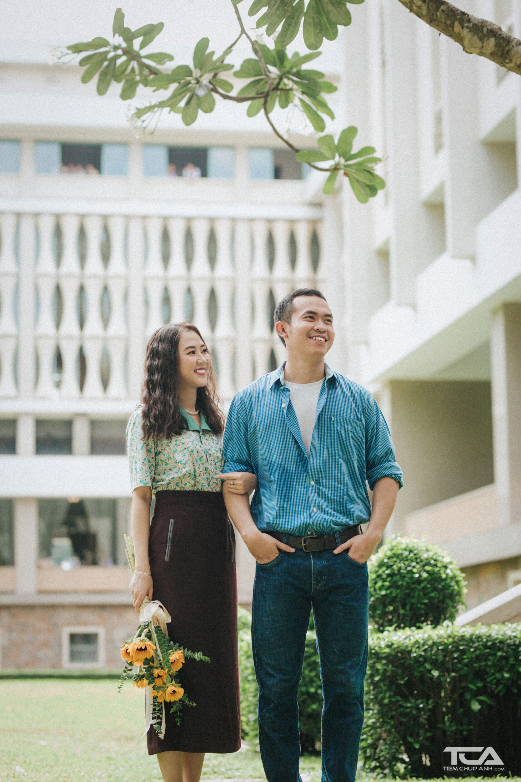 tạo dáng với người yêu