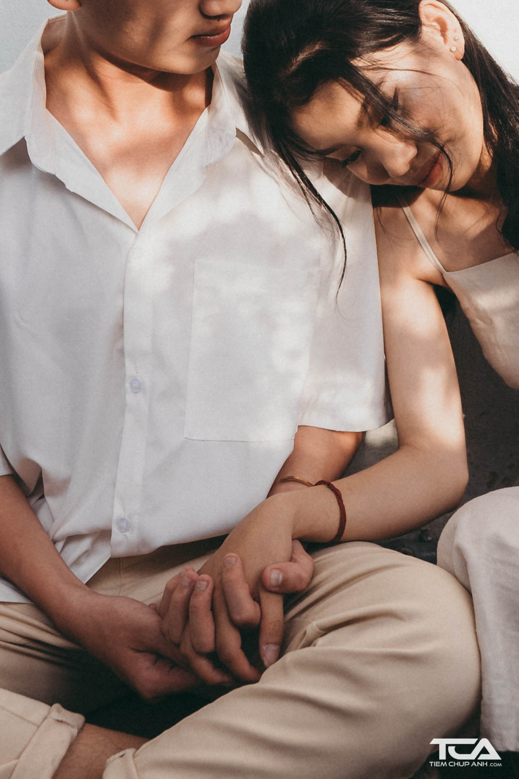 cách chụp tay đôi đẹp