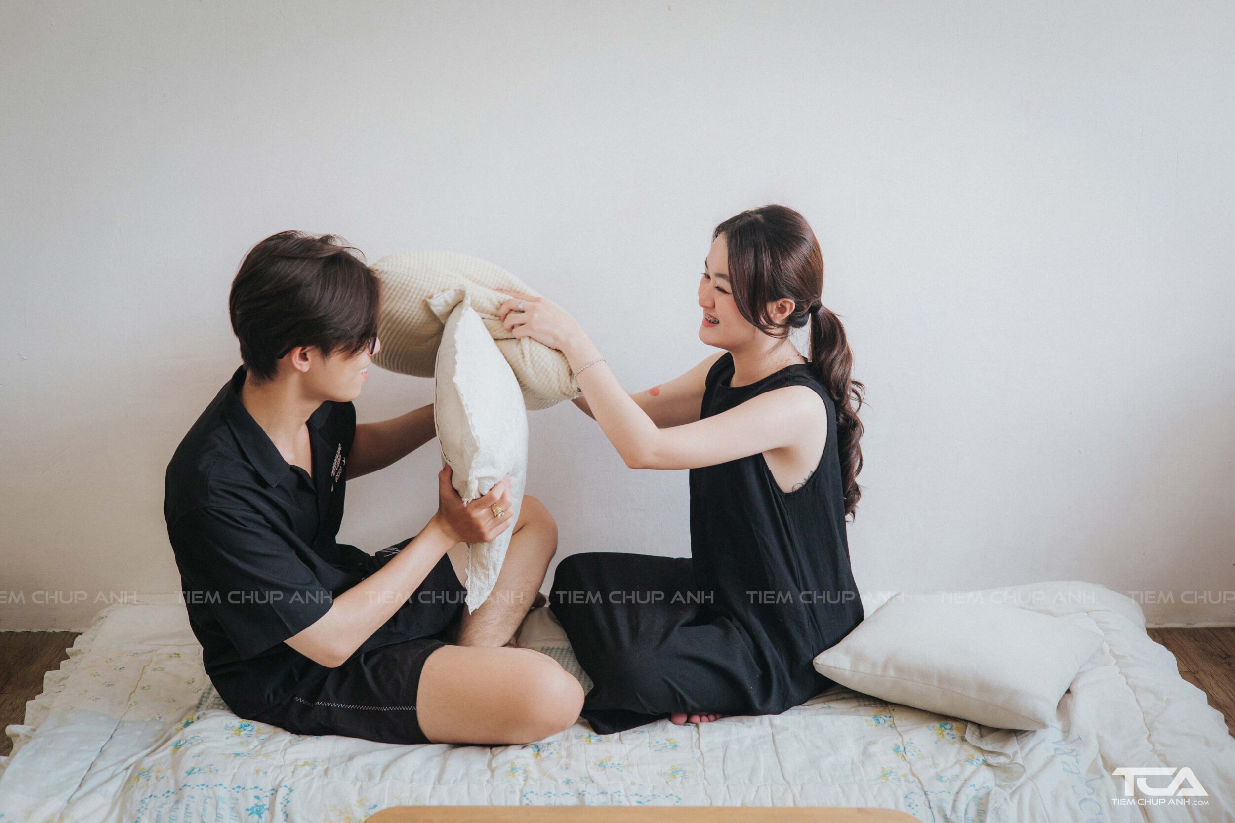 những kiểu chụp hình couple dễ thương