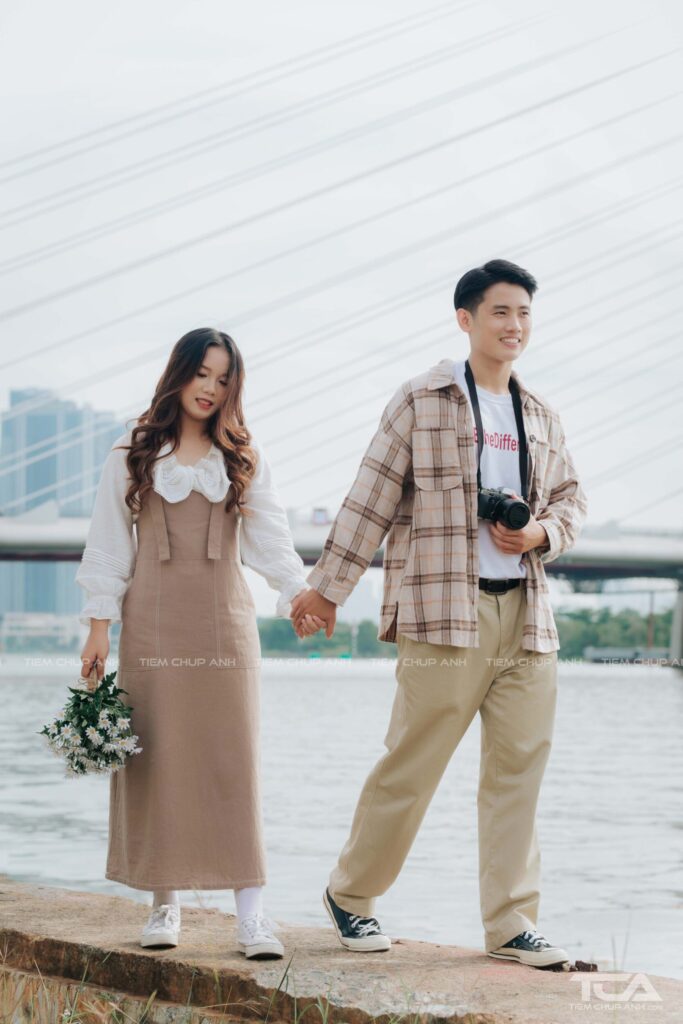 cách chụp hình nắm tay đẹp