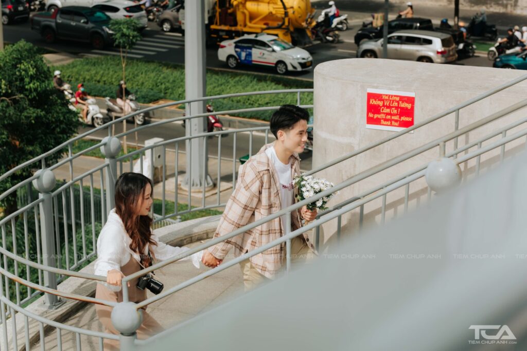 cách chụp hình nắm tay đẹp