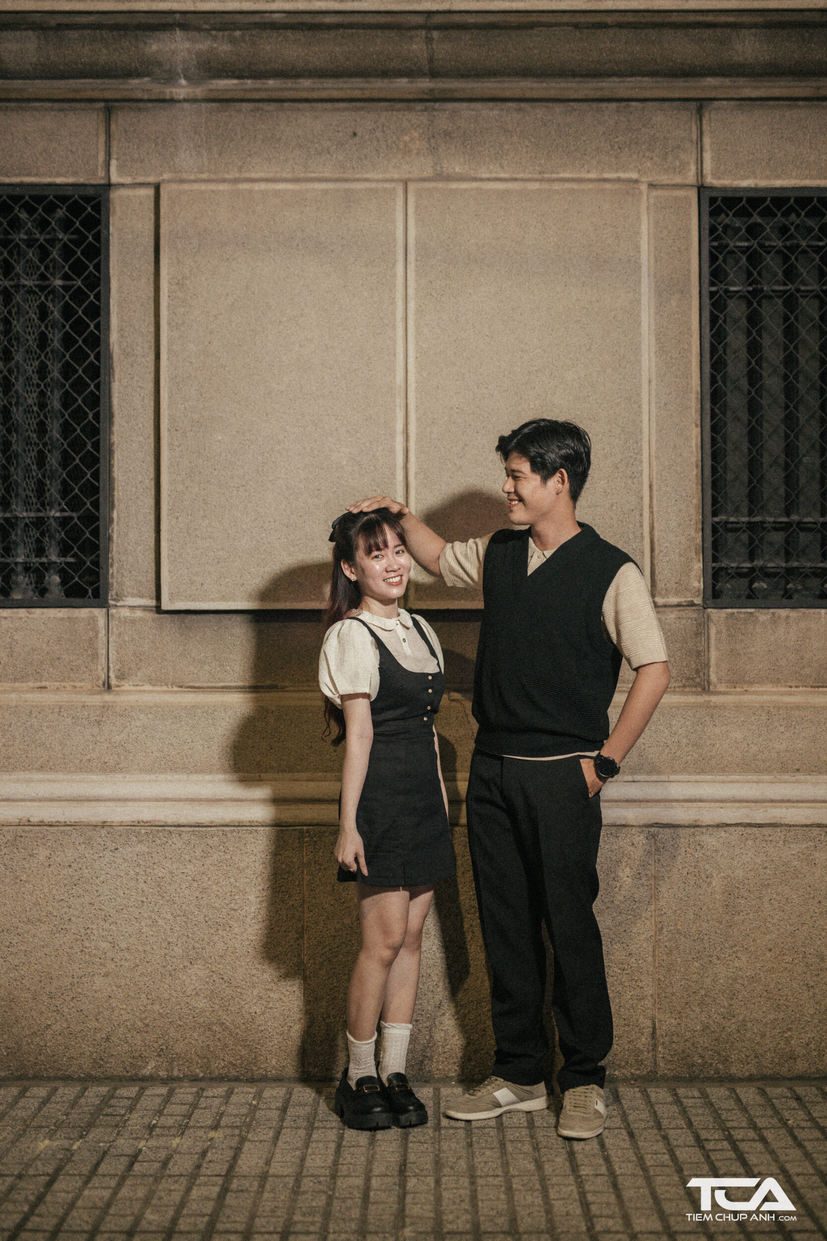 tạo dáng với người yêu