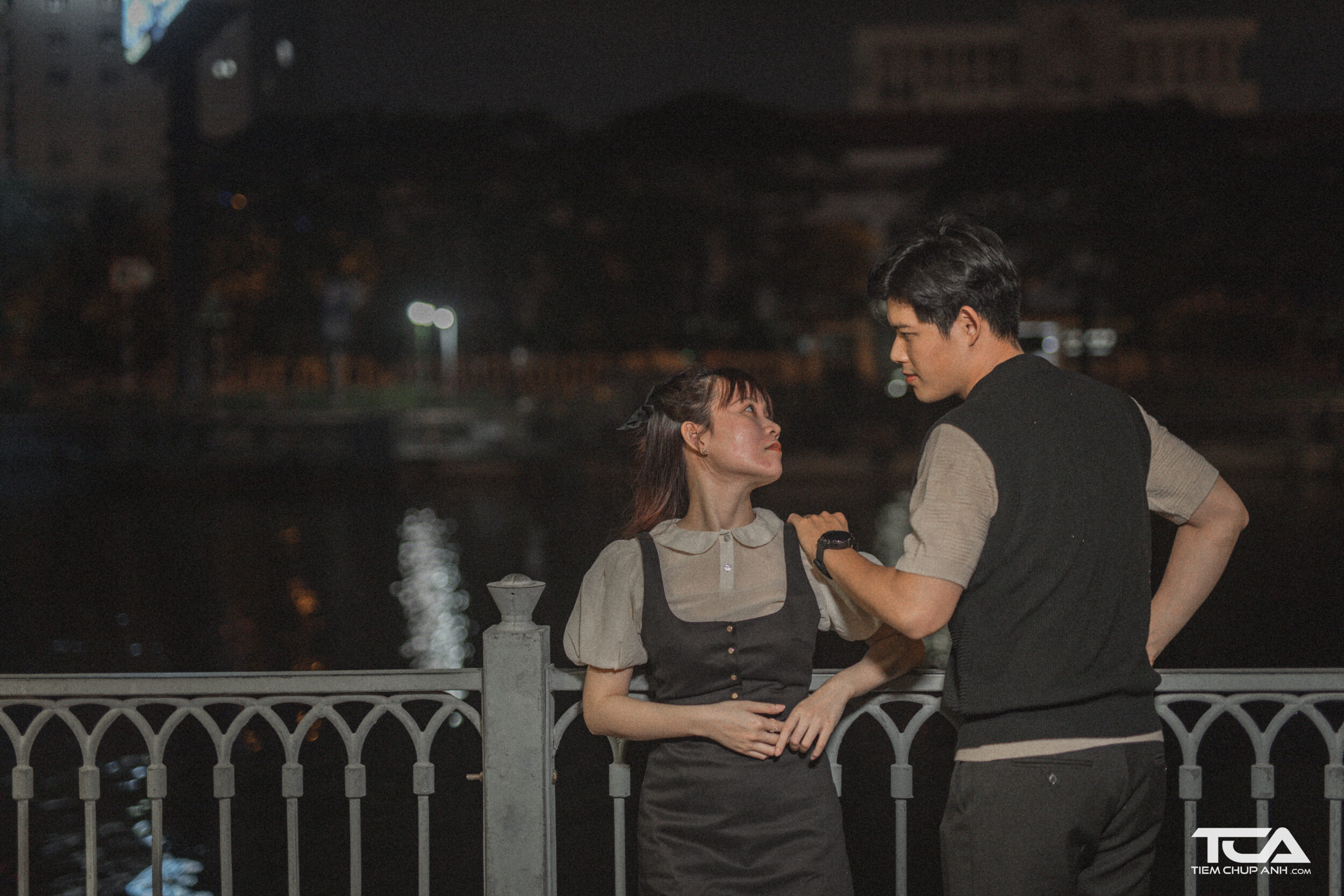 các mẫu tạo dáng chụp ảnh với người yêu