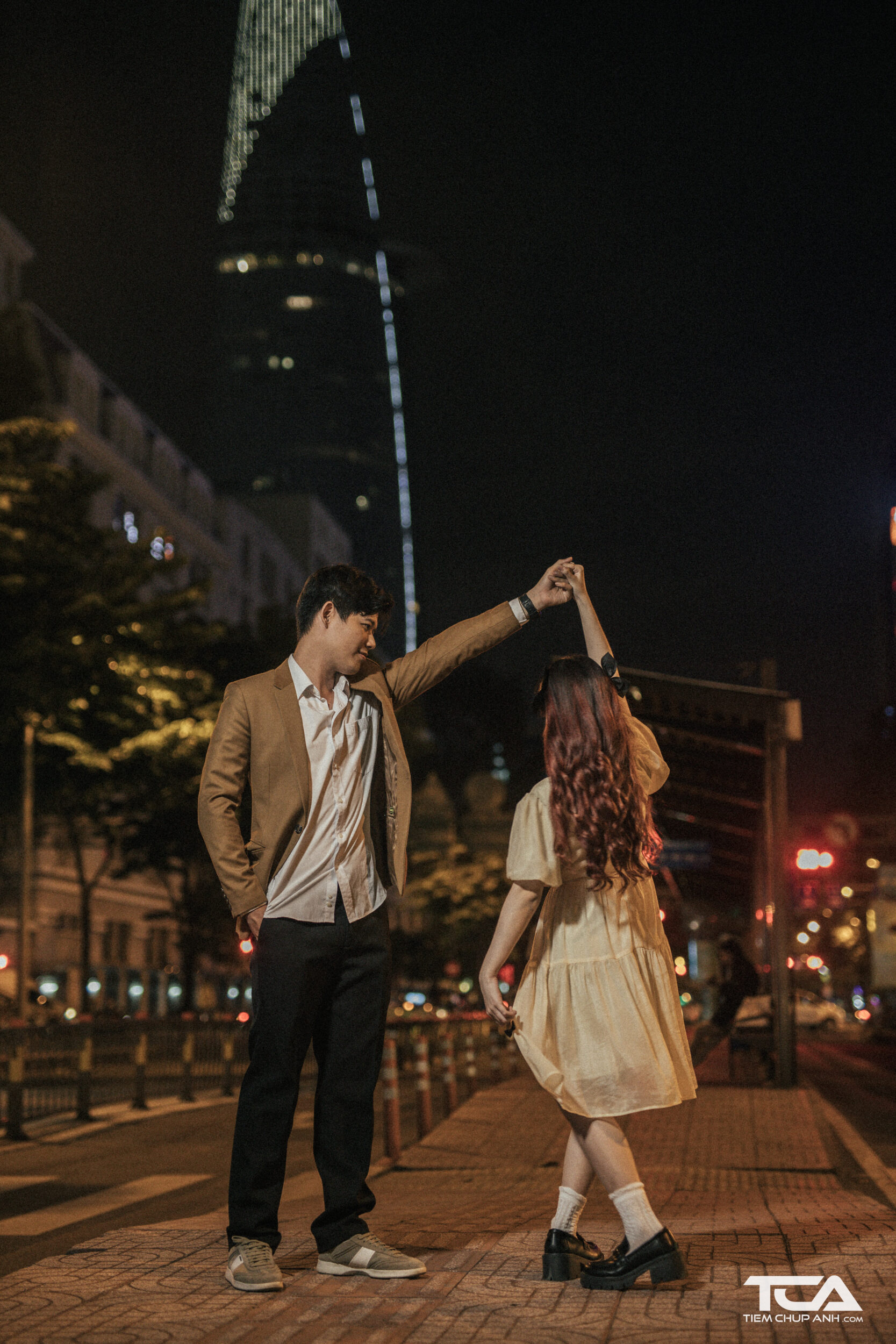 các dáng chụp ảnh với người yêu
