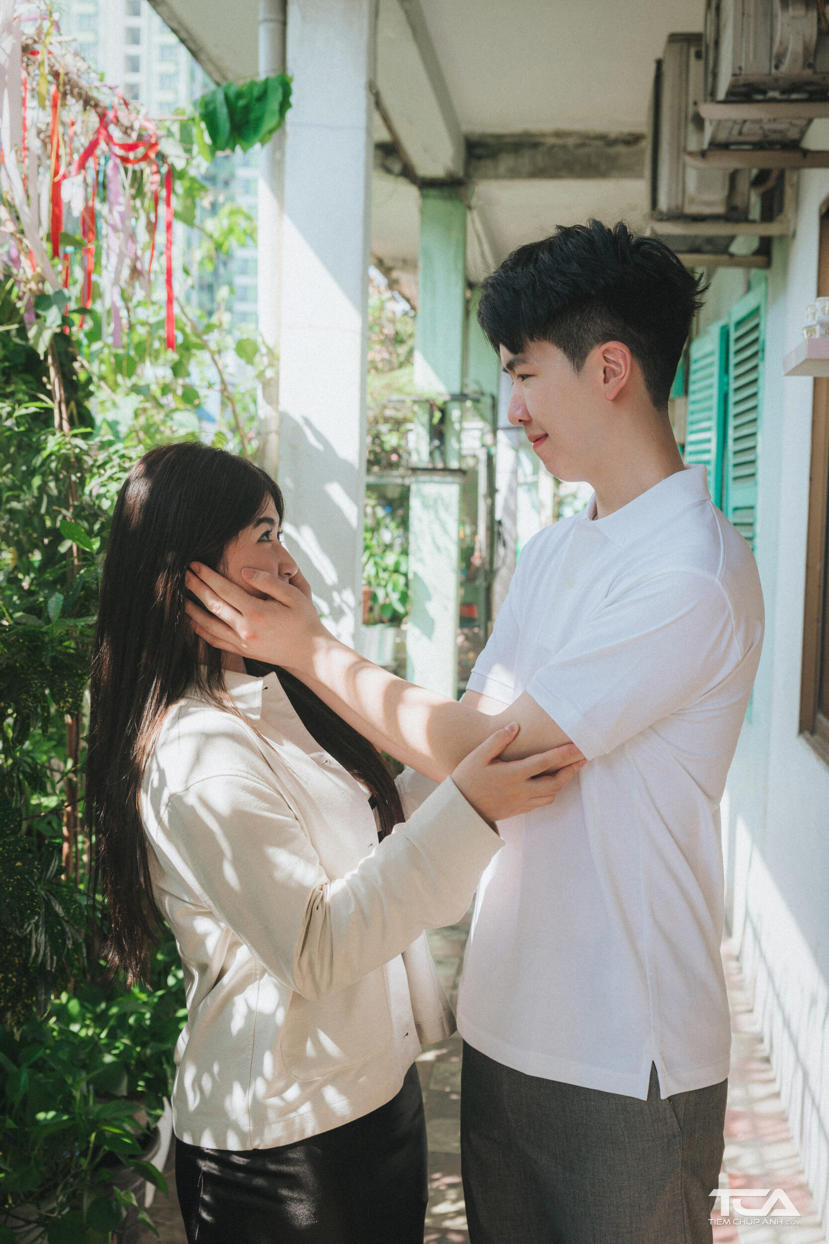 các kiểu tạo dáng chụp ảnh 2 người